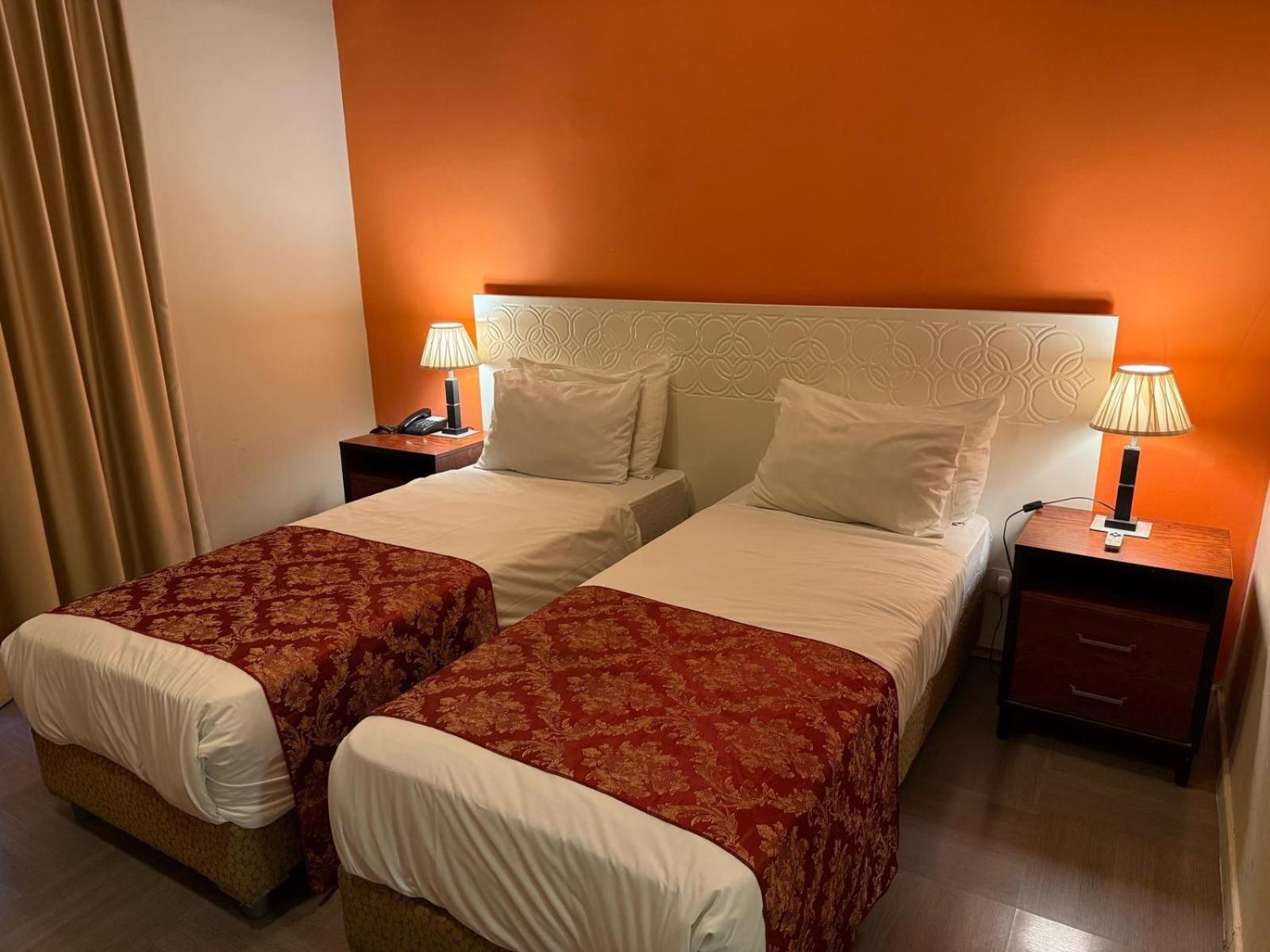 Deluxe Double or Twin Room photo 1