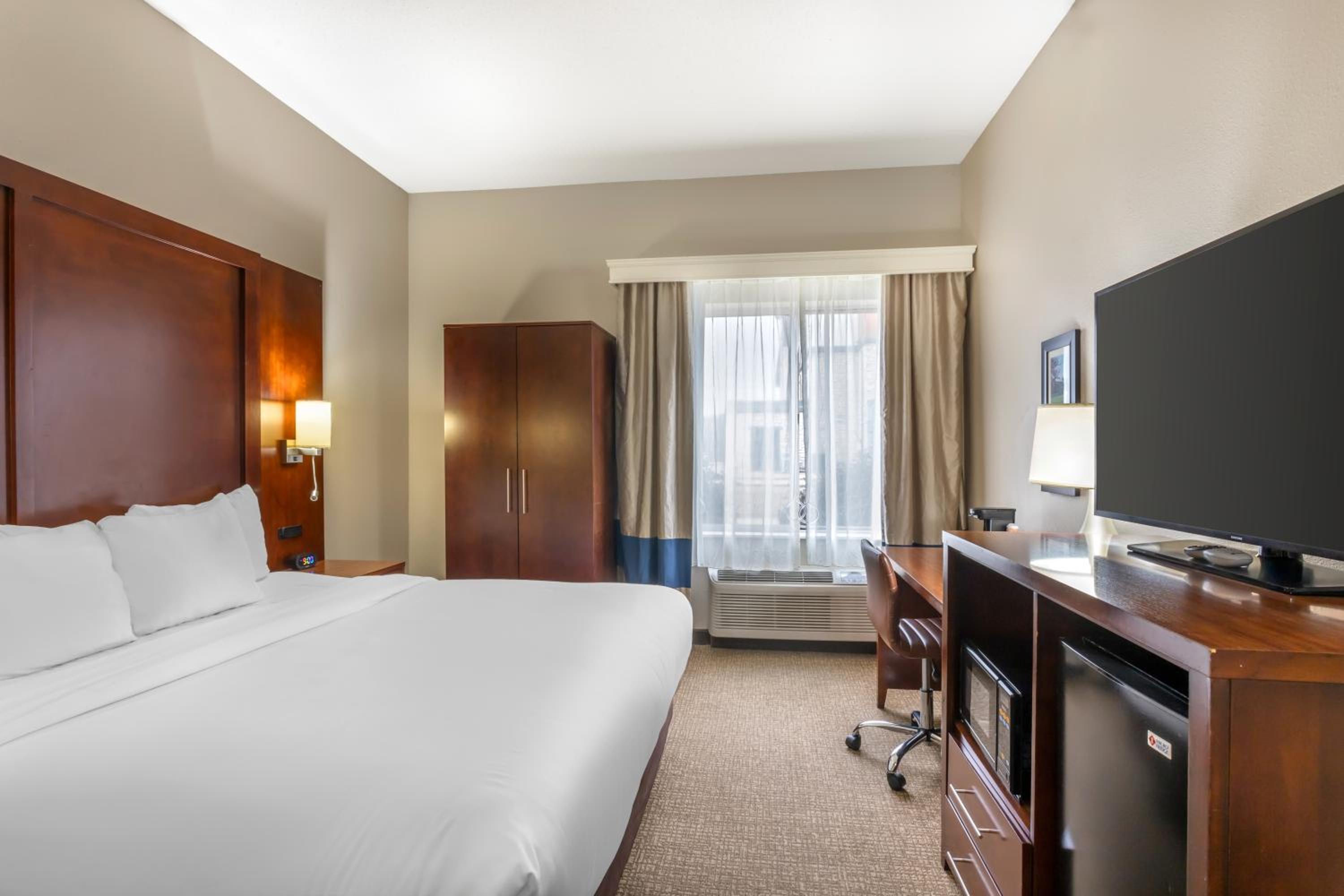 King Room - Disability Access/Non-Smoking - Photo 1