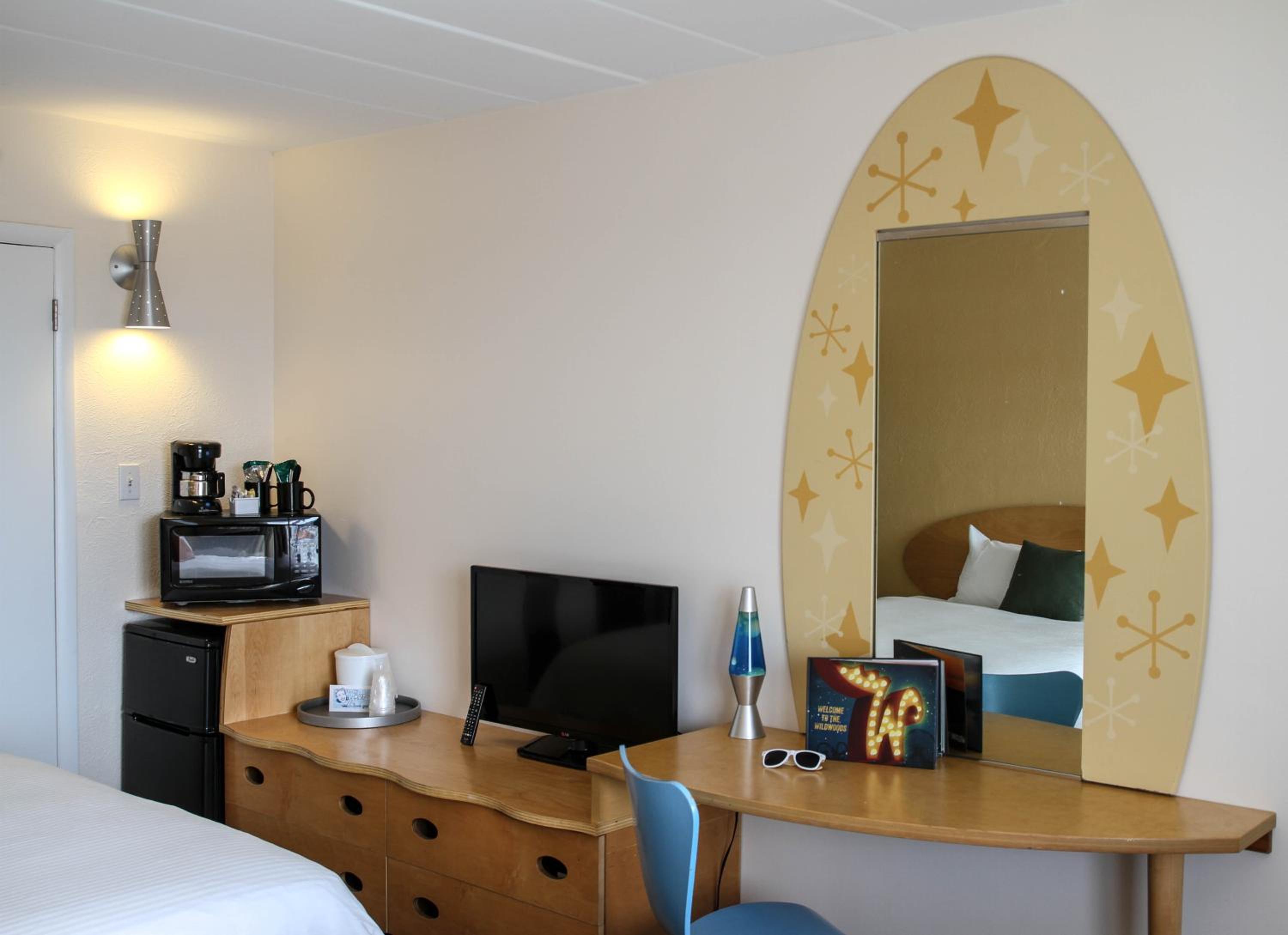 Small Standard Room with Two Queen Beds photo 1
