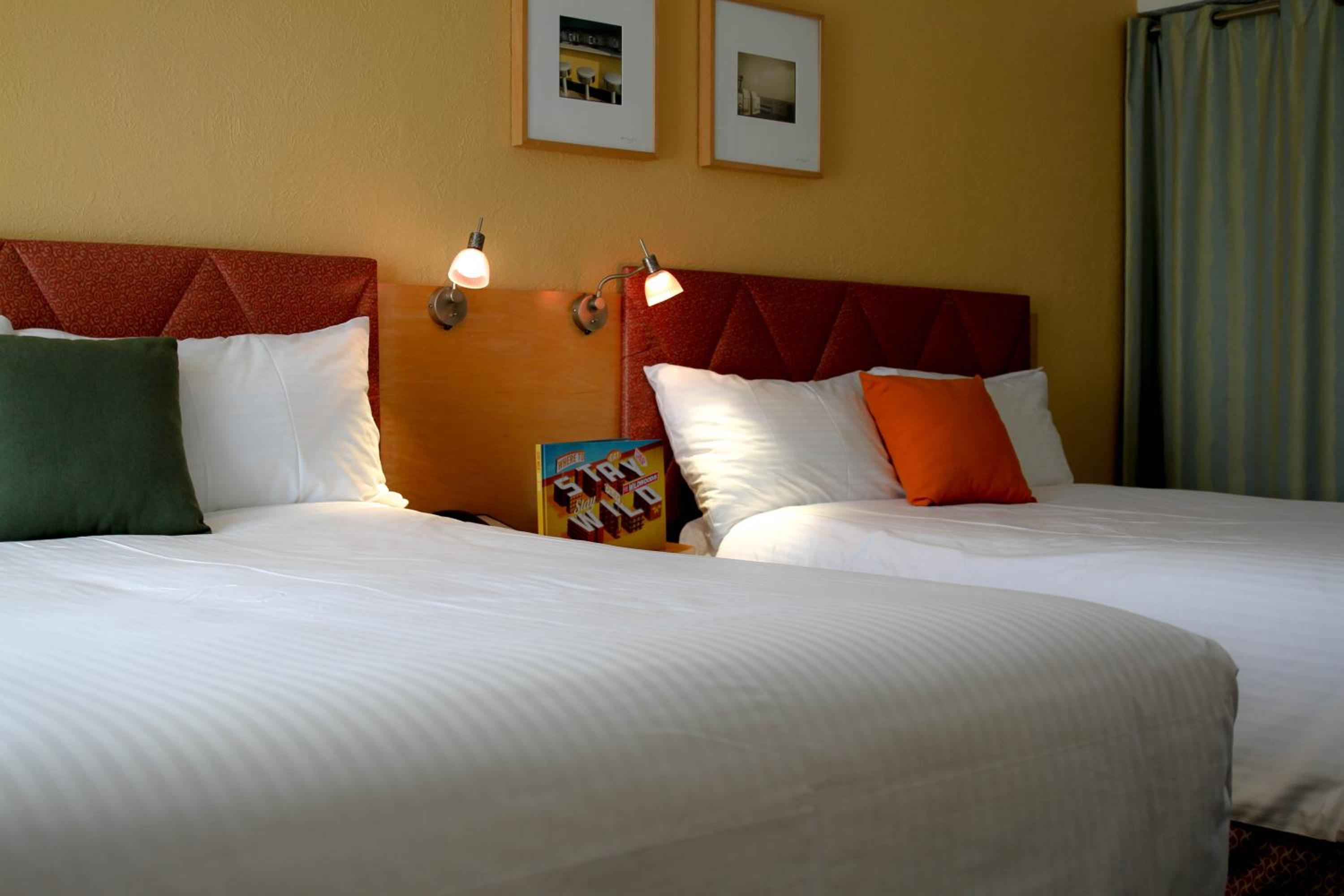 Small Standard Room with Two Queen Beds photo 3