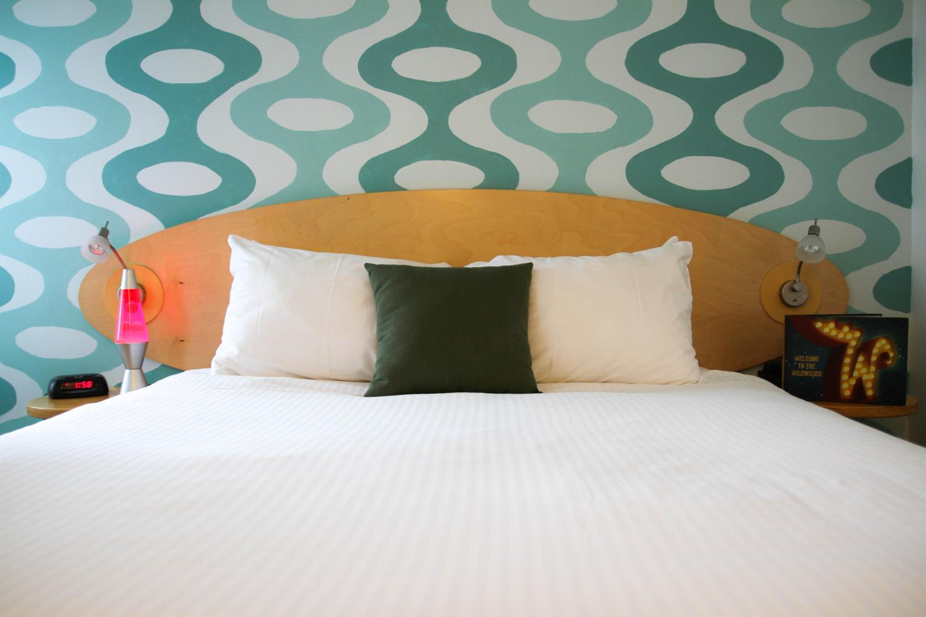 One-Bedroom Suite with One King Bed photo 2