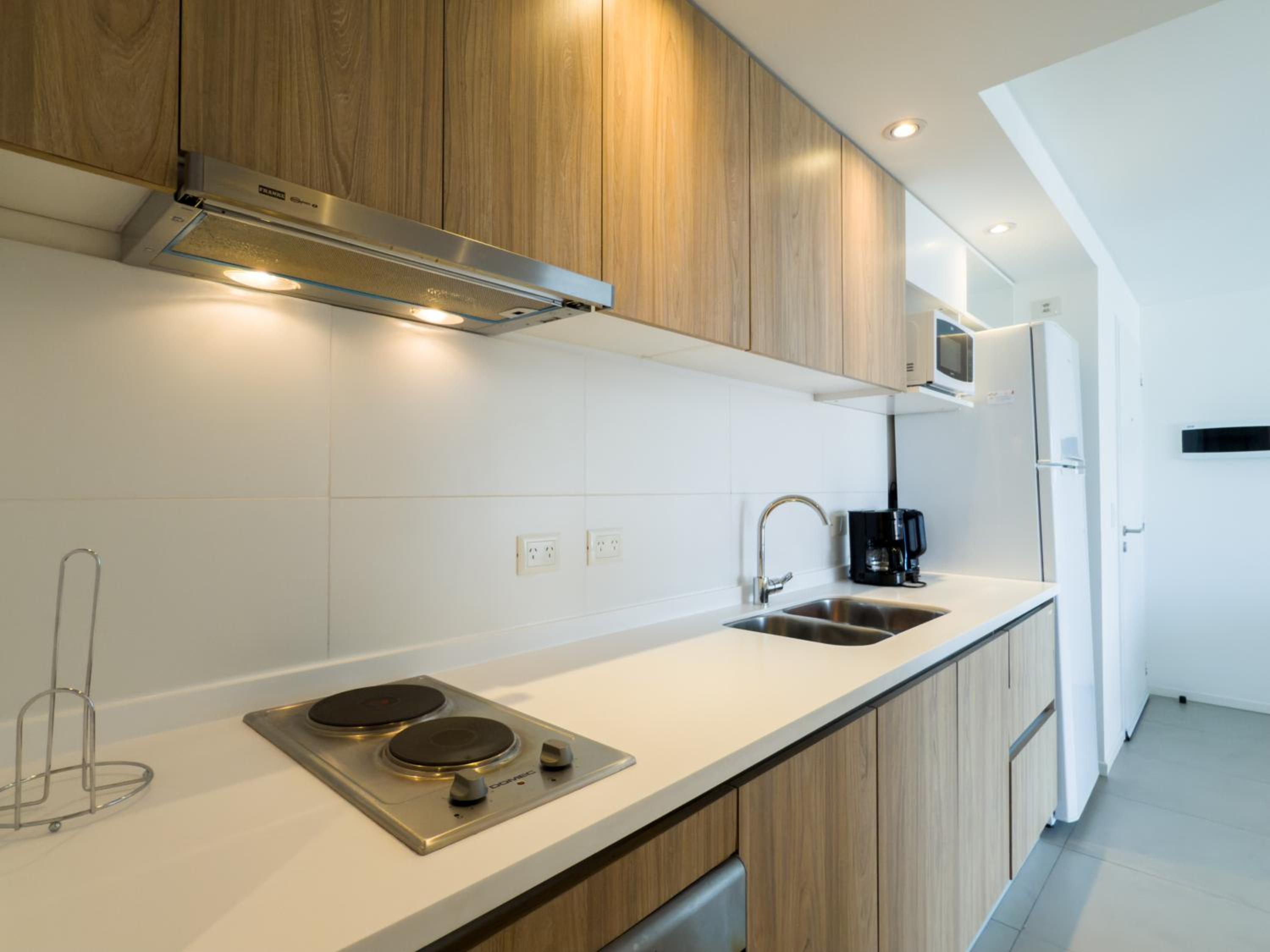 Deluxe One-Bedroom Apartment with Ocean View