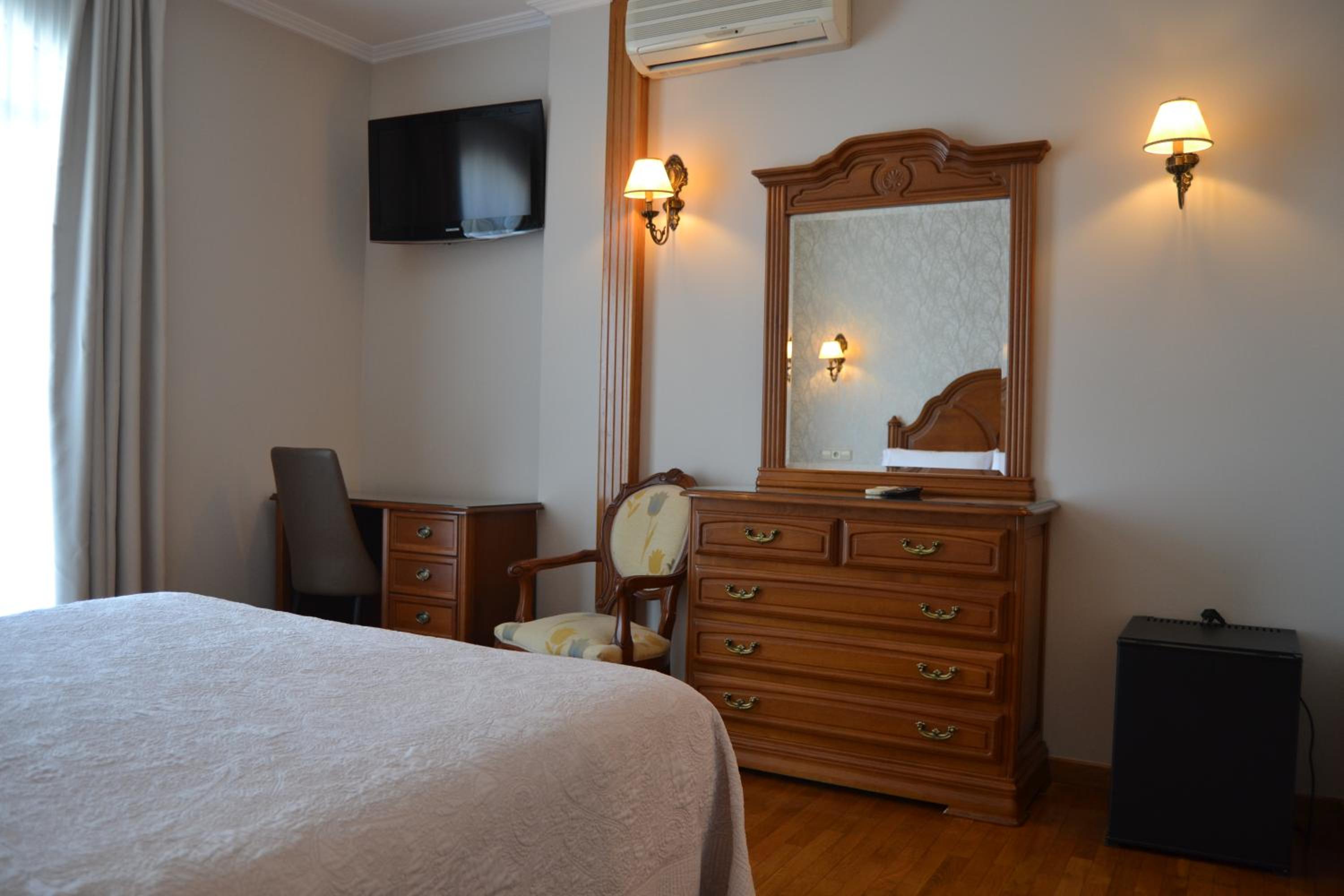 Double Room with Balcony and Sea View