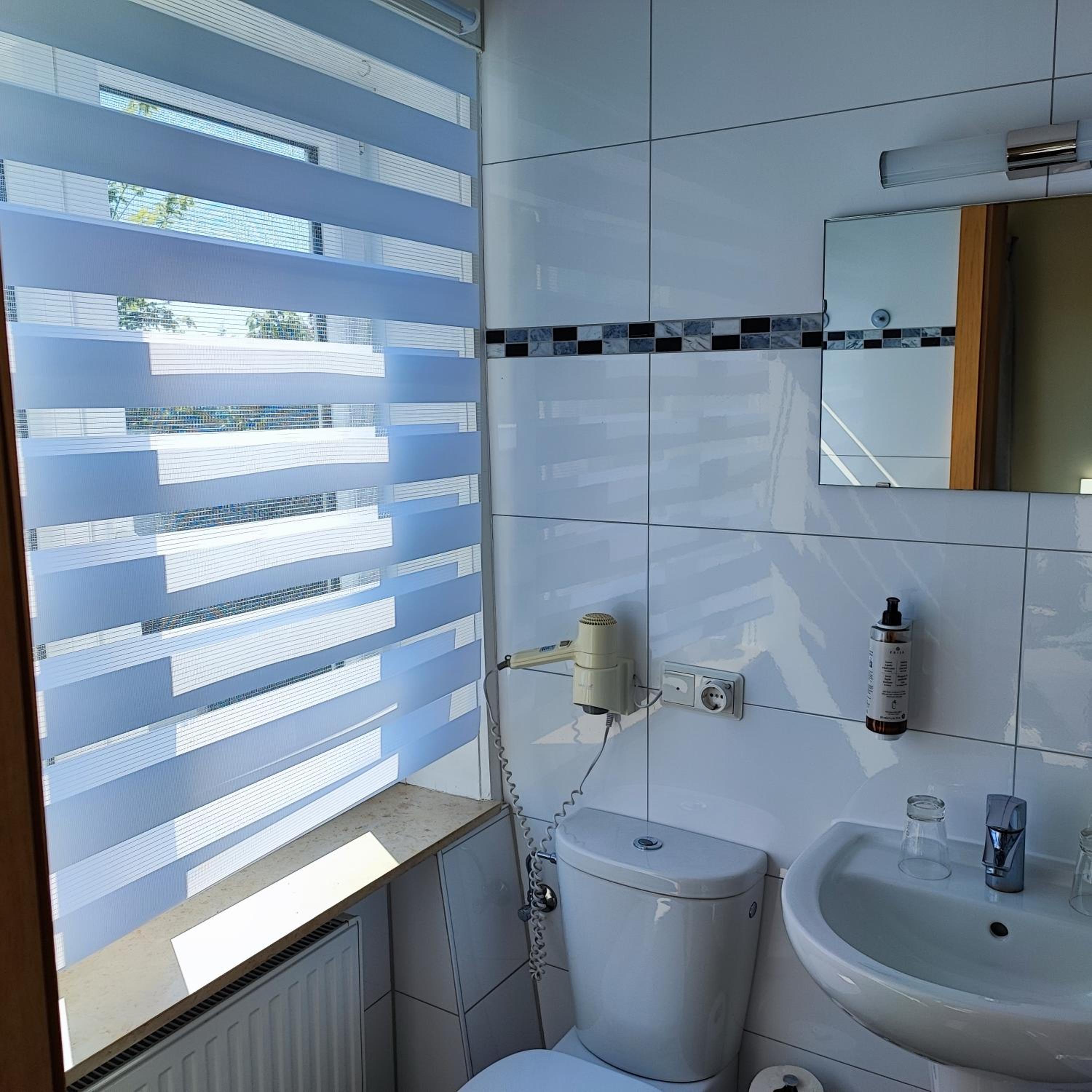 Double Room - Photo 5