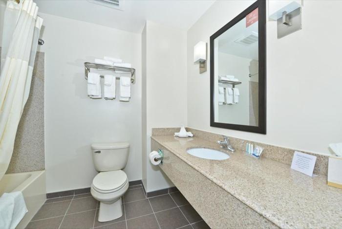 King Room - Accessible/Non-Smoking photo 1