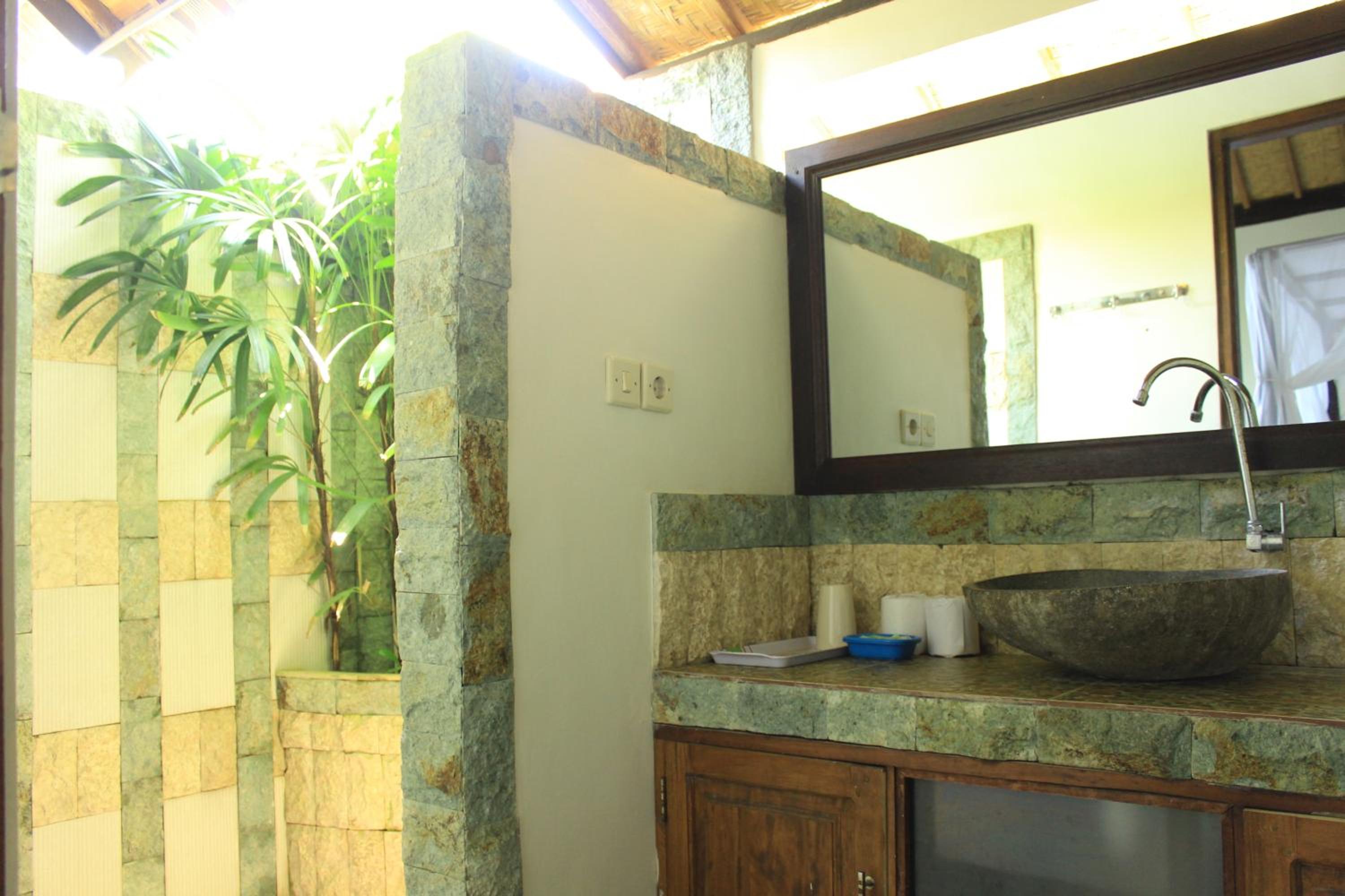 Beach-front Bungalow with Ocean View photo 3