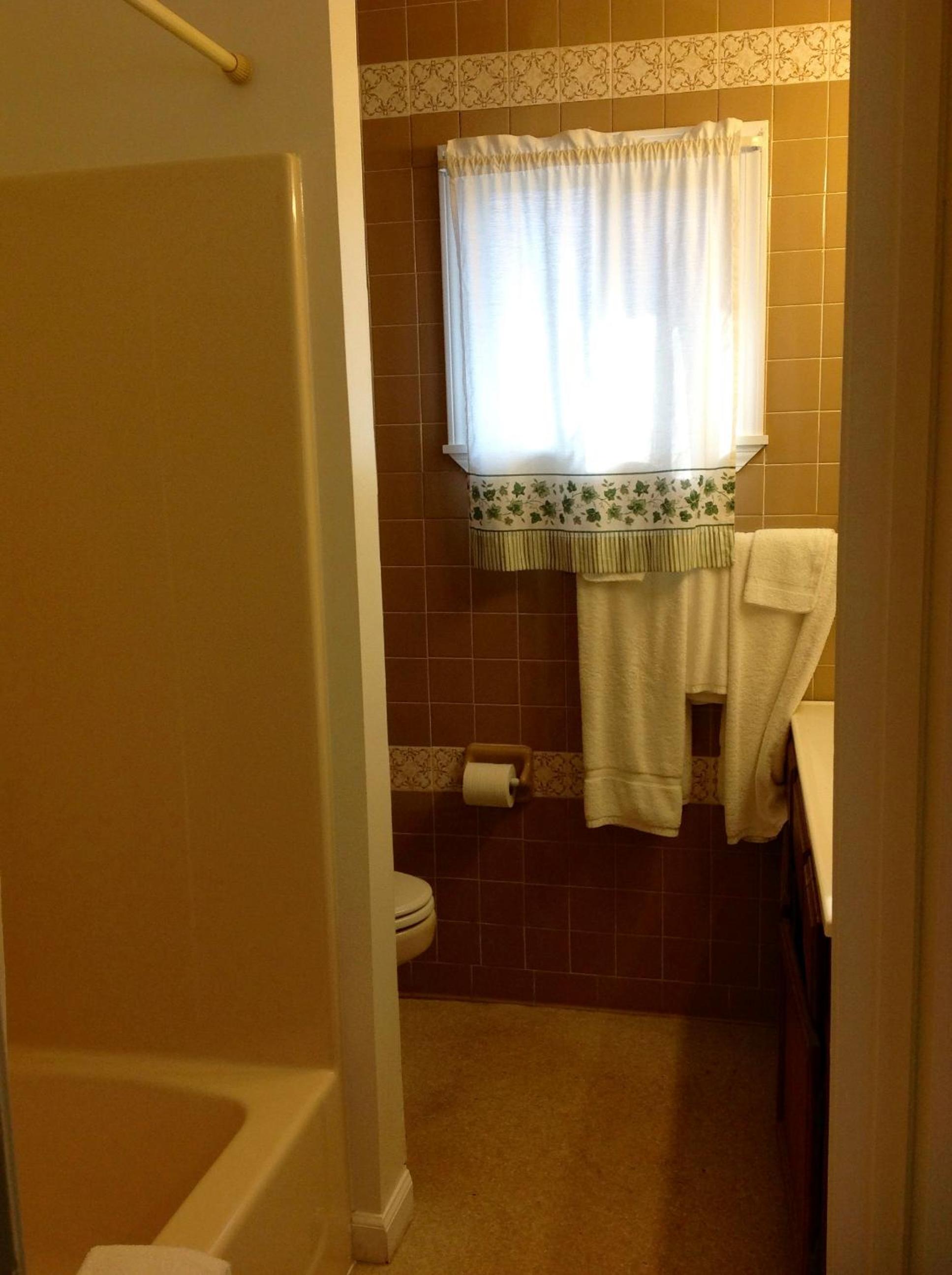 Queen Room with Spa Bath photo 2