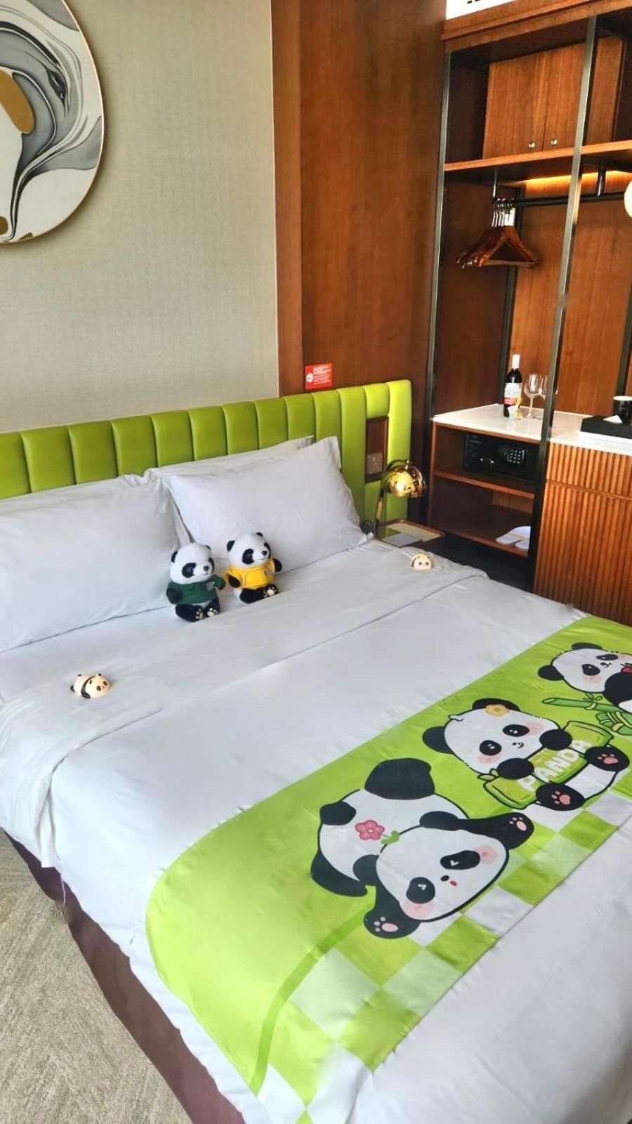 1936 Panda Themed Room