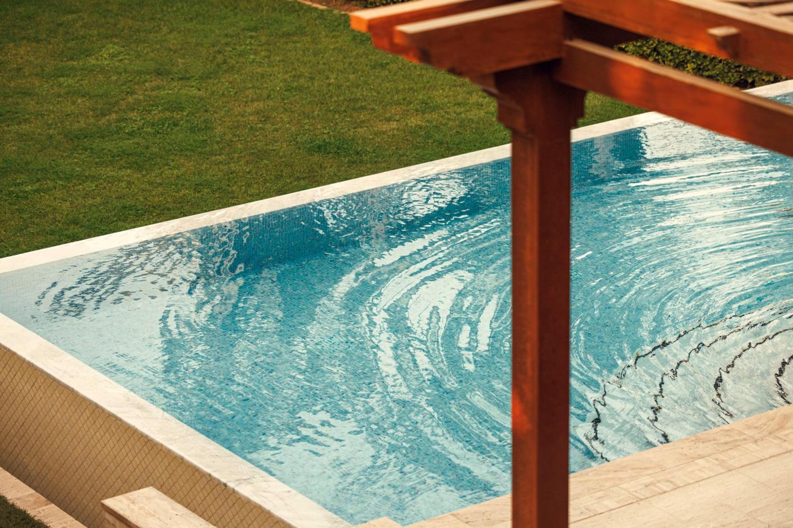 Three Bedroom Beachfront Villa with Waterpark Access