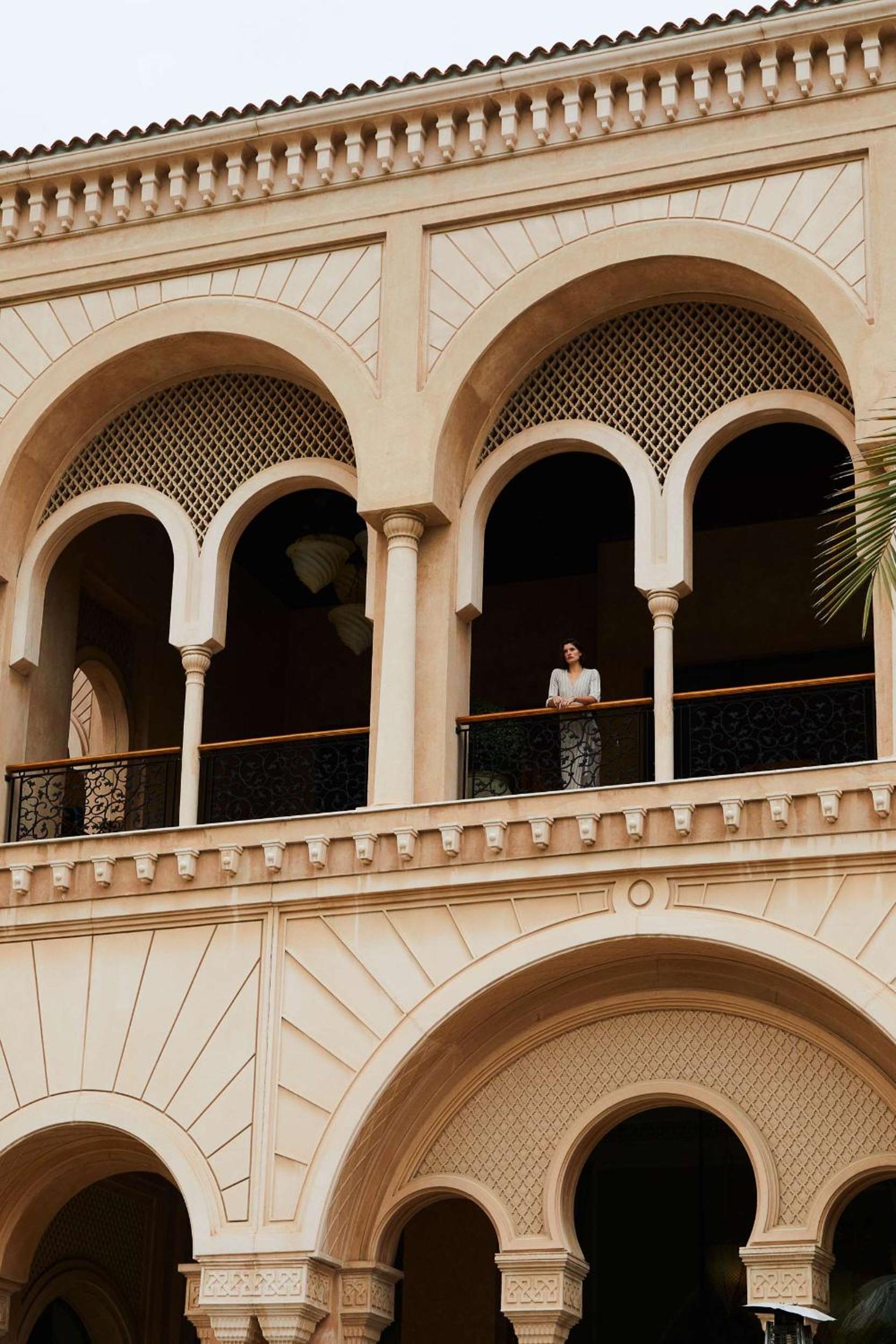 Palm Manor House Grand Suite - UAE Resident Rate, UAE ID Mandatory