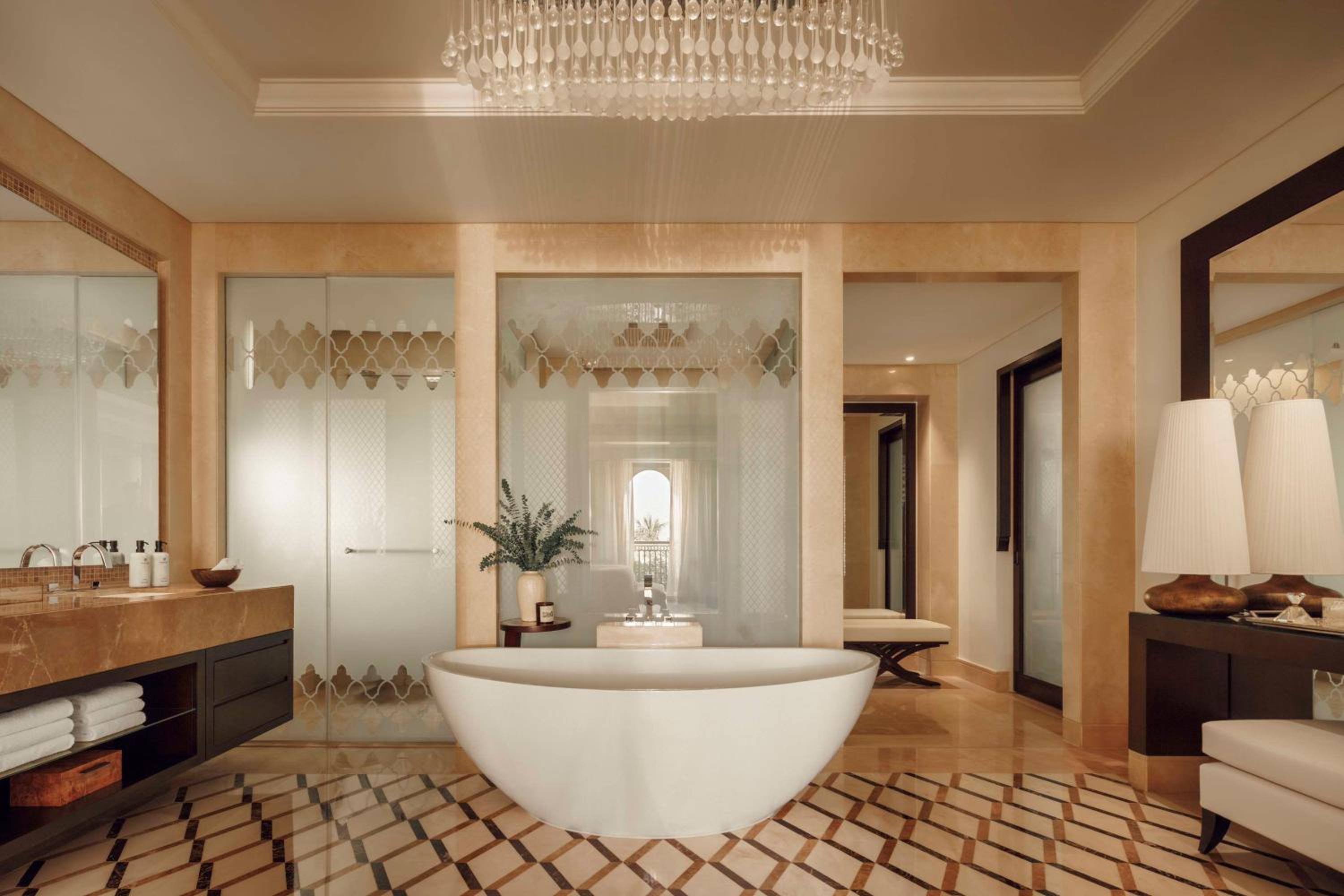 Beachfront Executive Suite with Waterpark Access