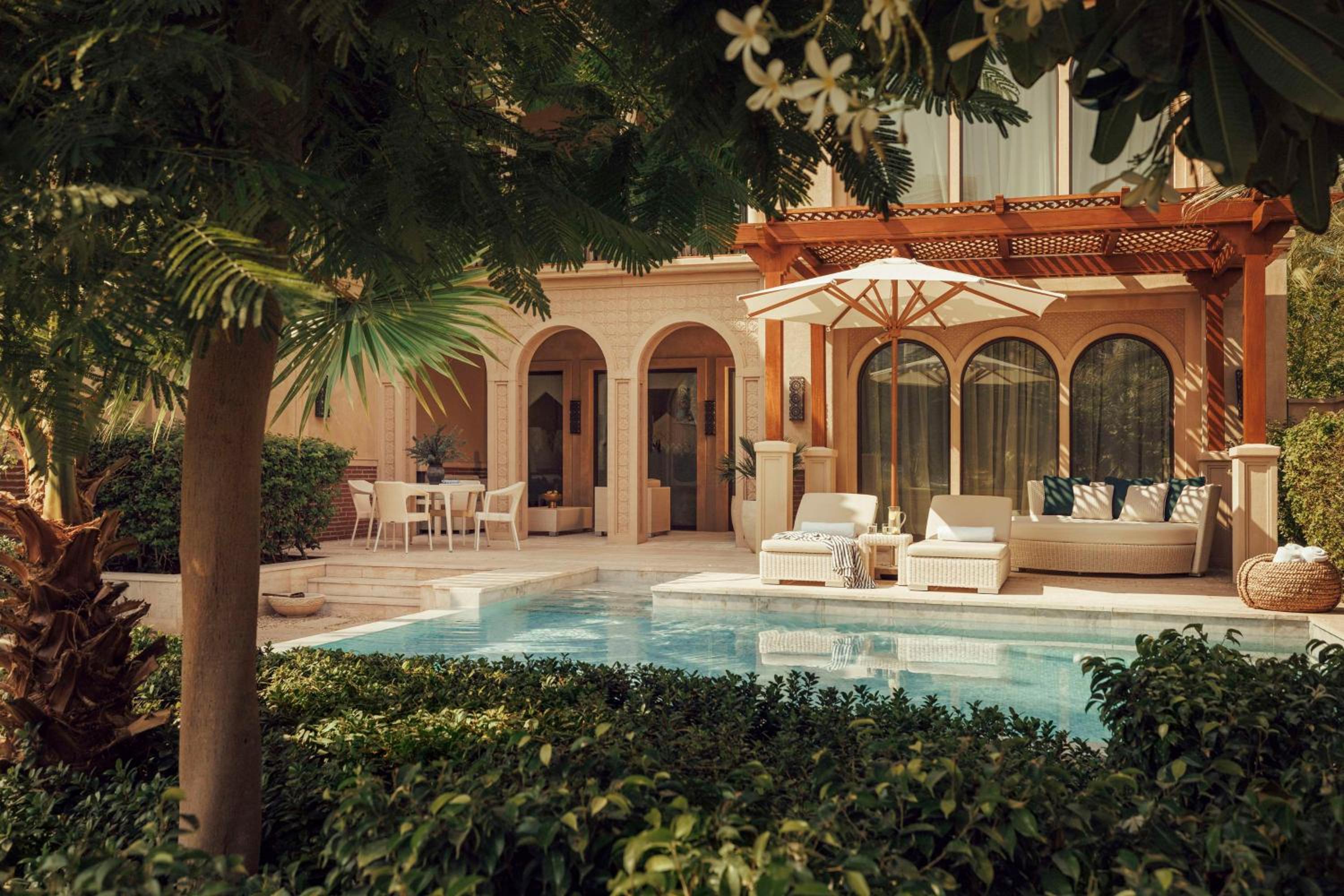 Beachfront Junior Suite with pool and Waterpark Access