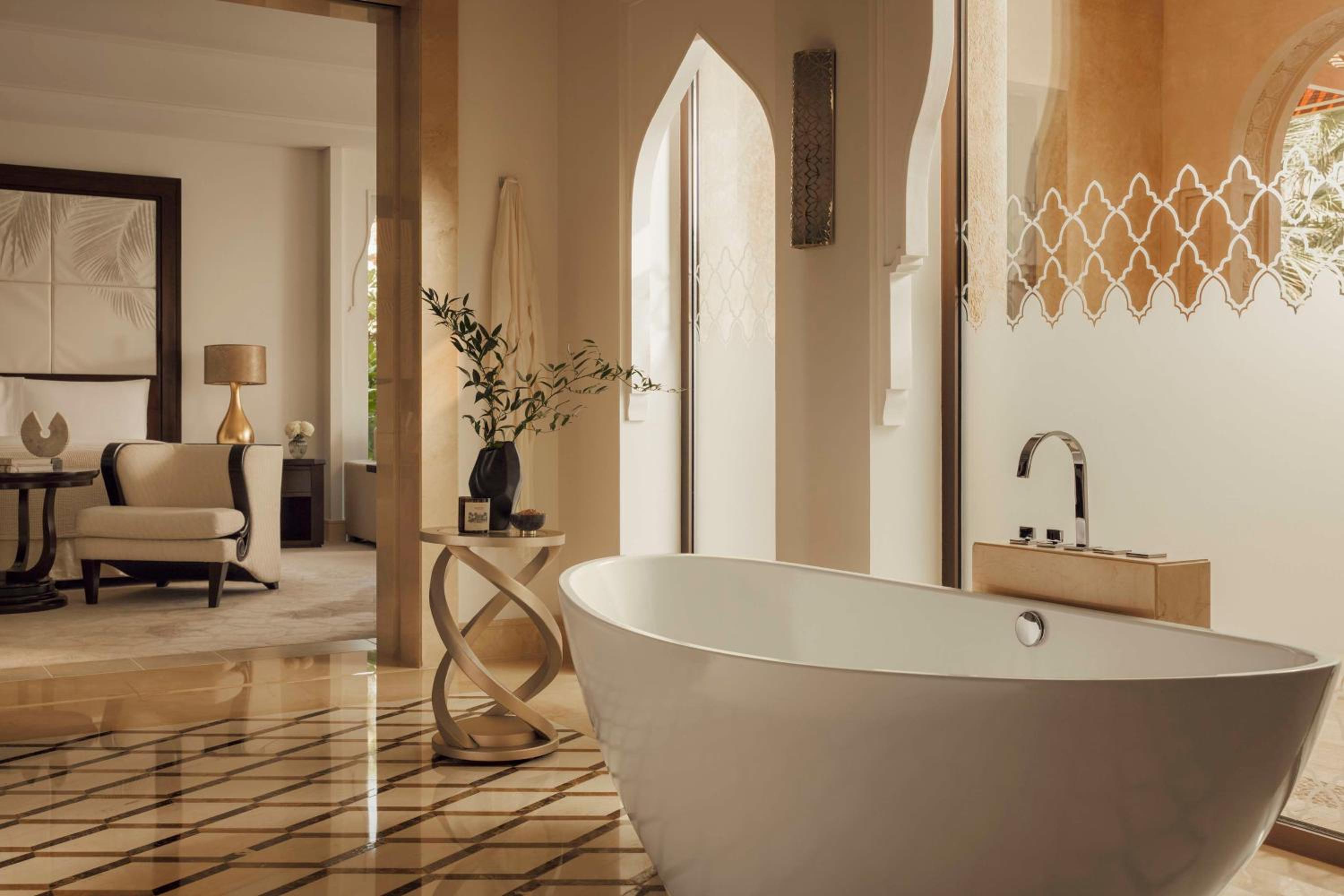 Beachfront Junior Suite with Waterpark Access