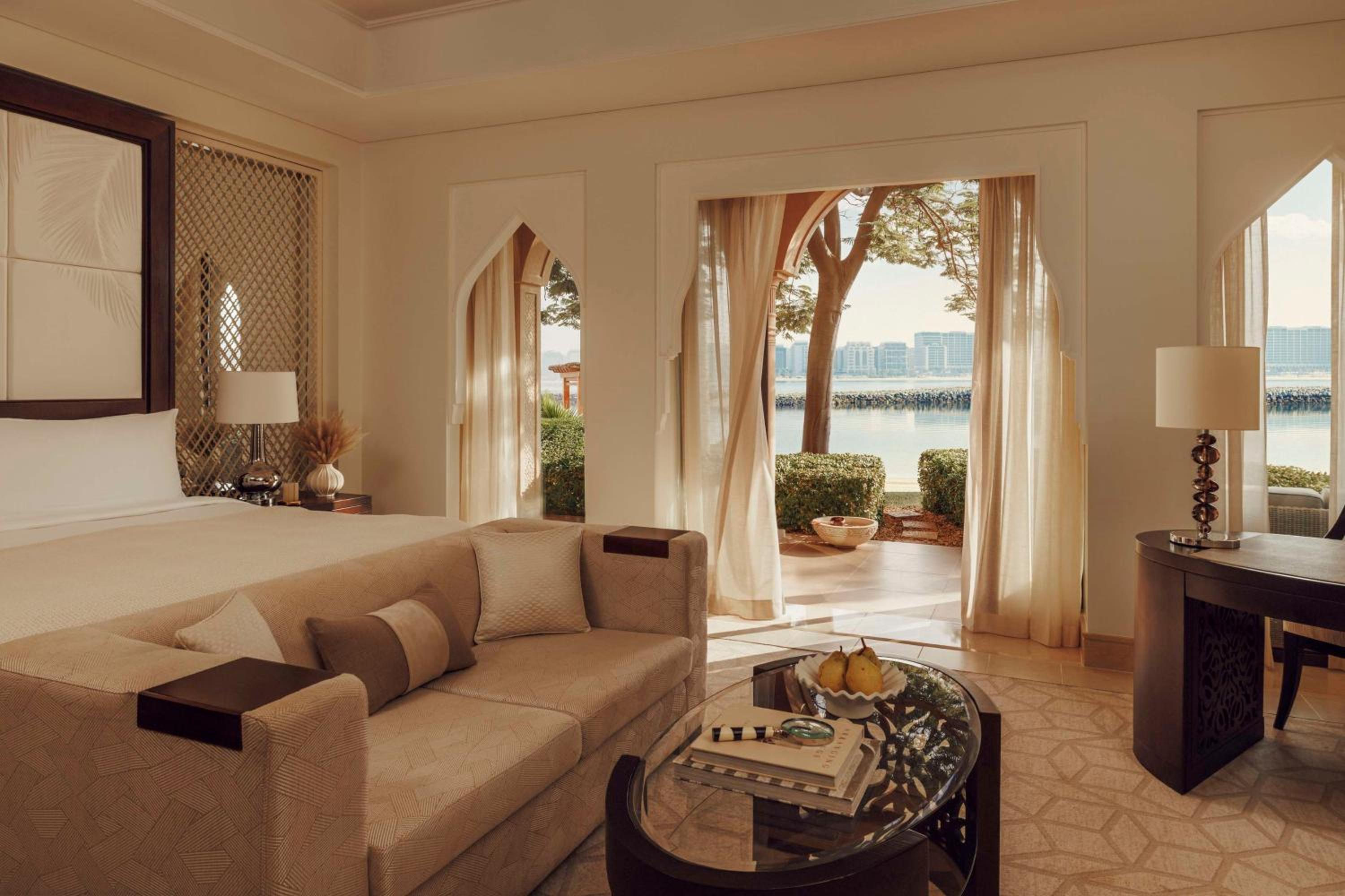 Beachfront Premiere Twin Room with Waterpark Access