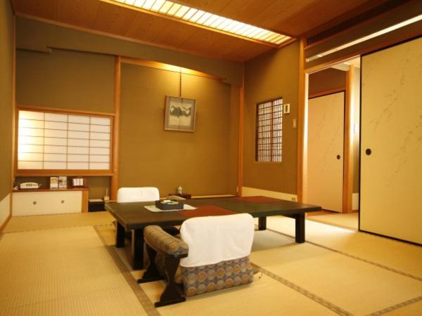Japanese-Style Room with Shared Bathroom-Breakfast and Dinner photo 3
