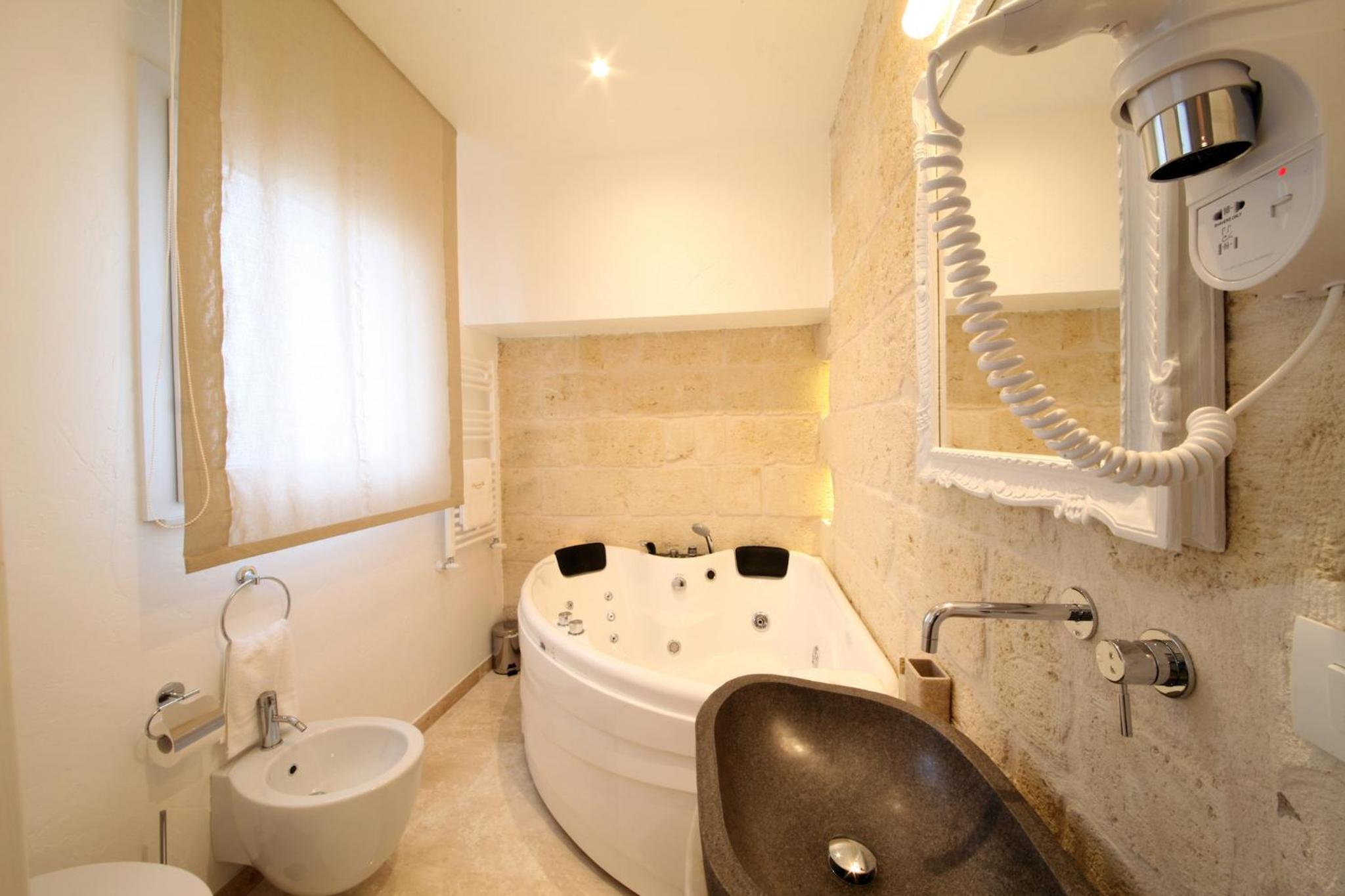 Queen Room with Spa Bath photo 2