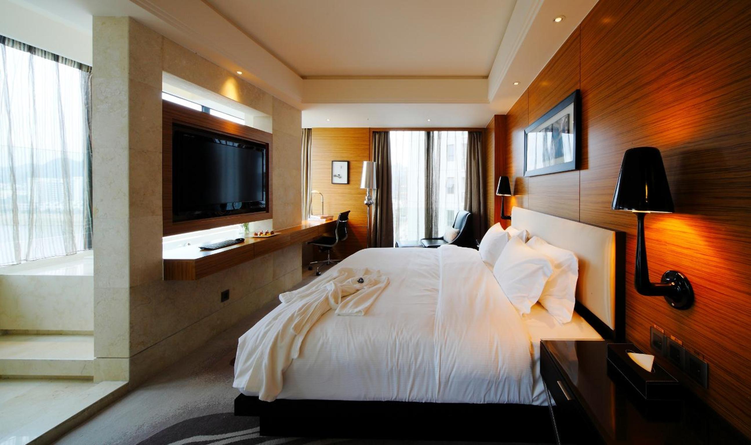Suite with River View