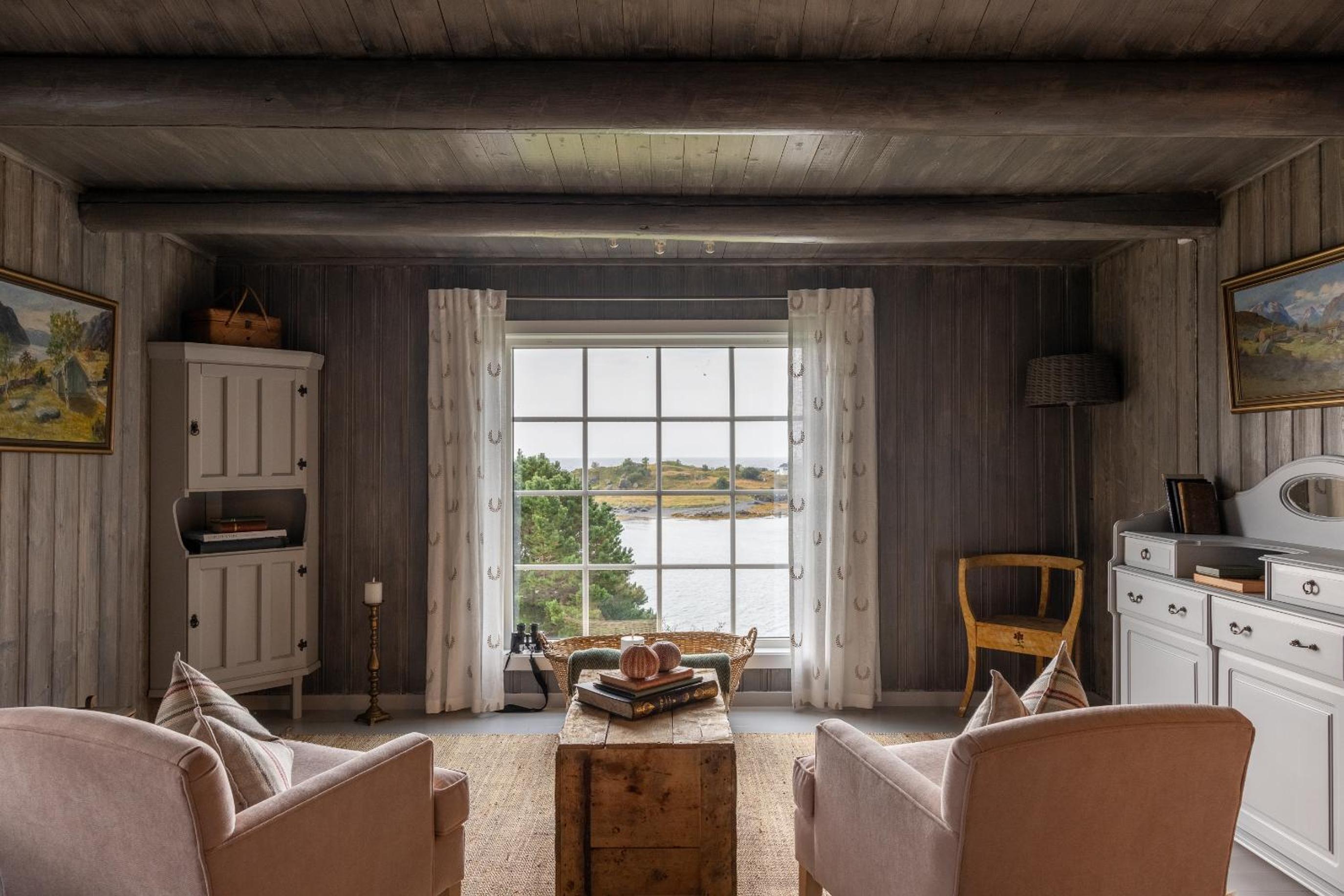 Remote Fisherman’s Cabin - Boat Transportation Included