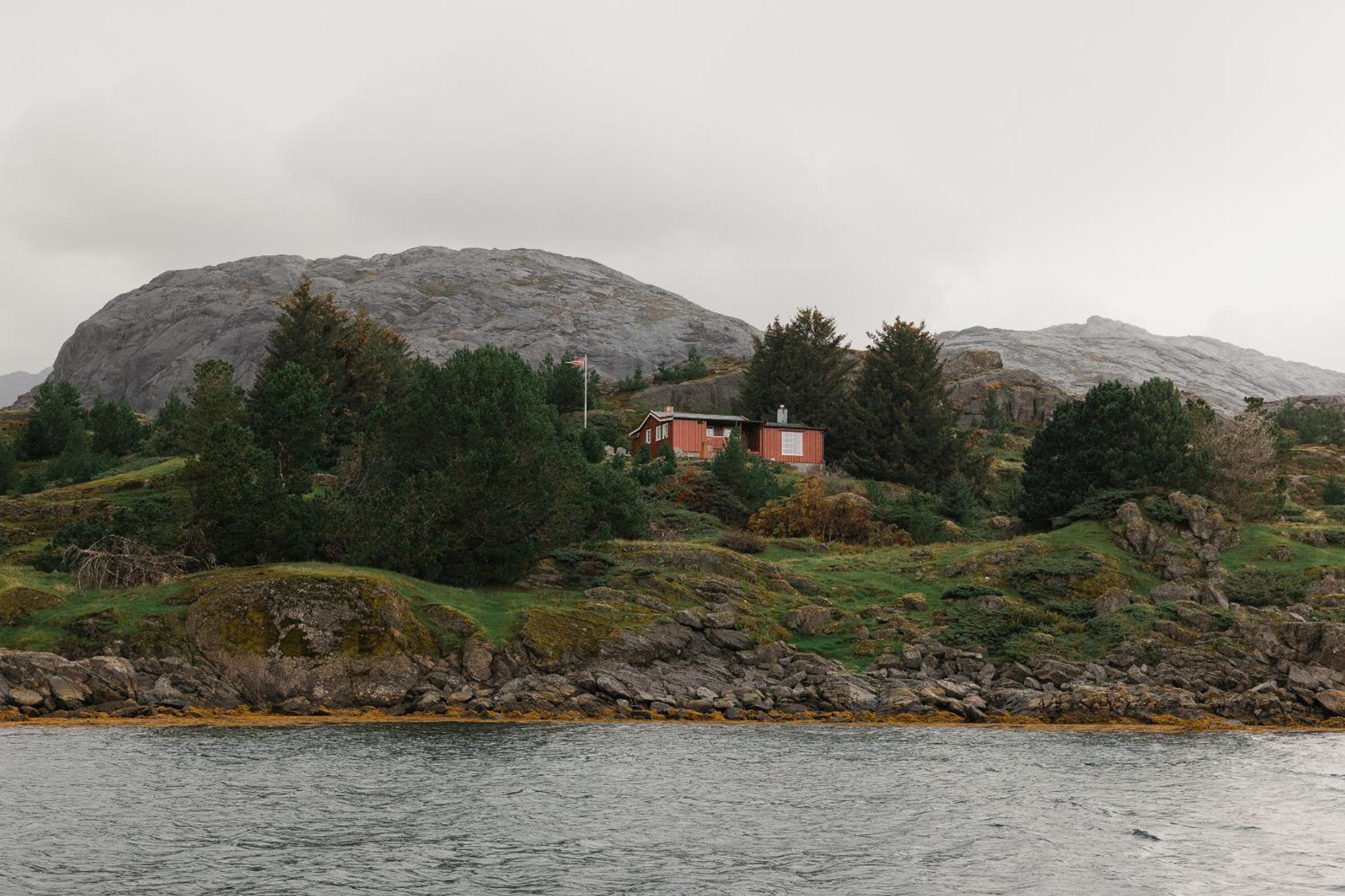 Remote Fisherman’s Cabin - Boat Transportation Included photo 2