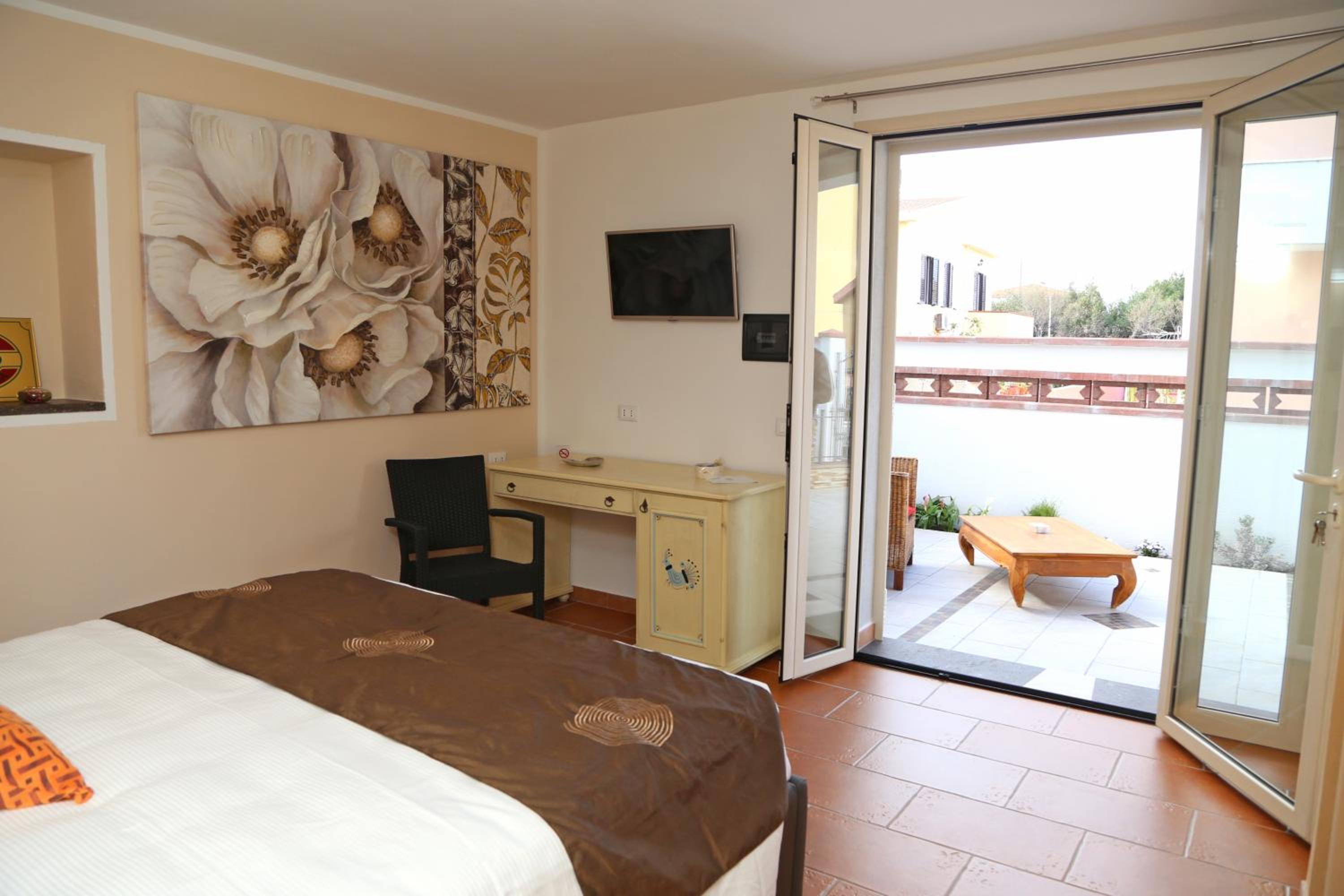 Deluxe Triple Room - Photo 1