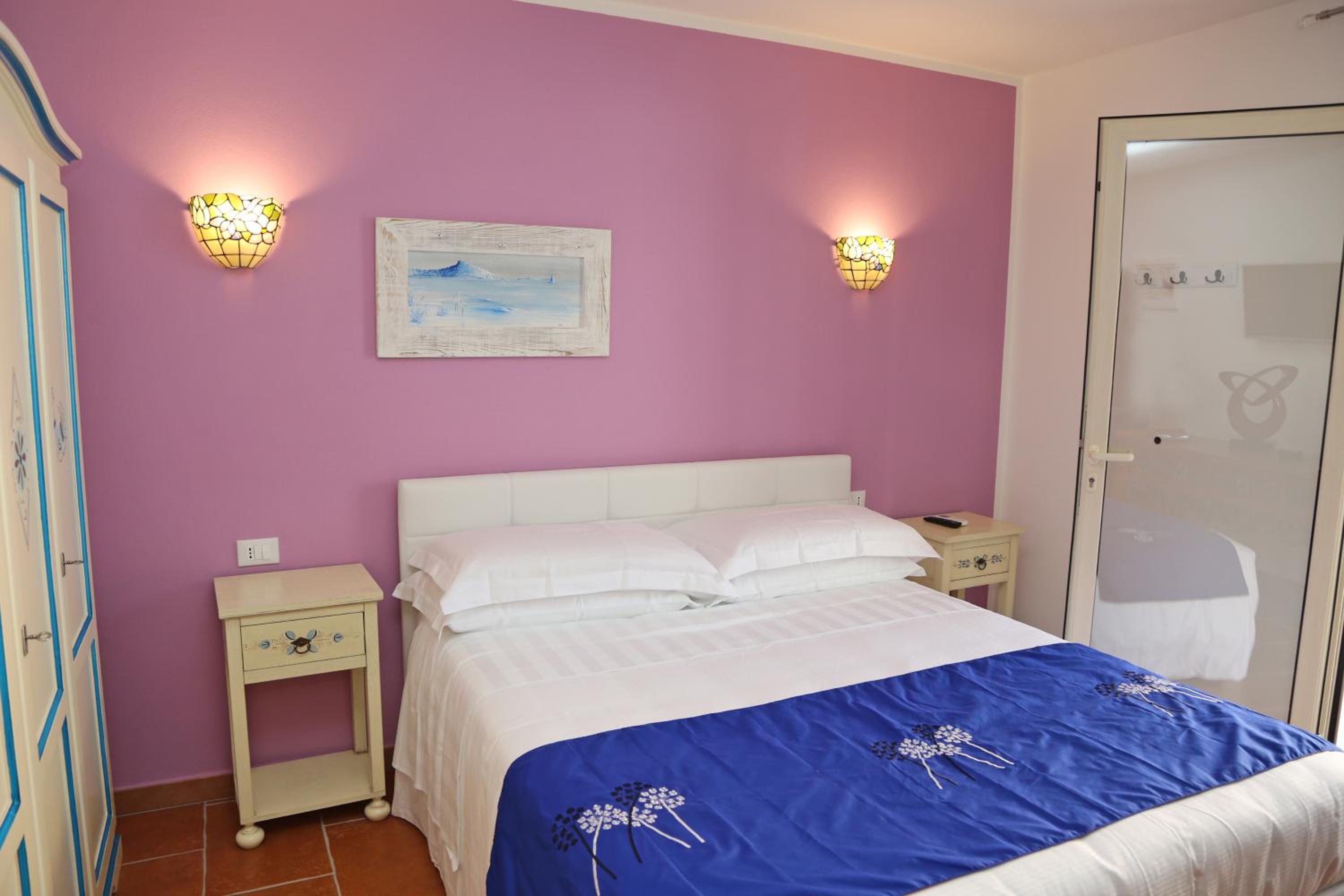 Standard King Room photo 2