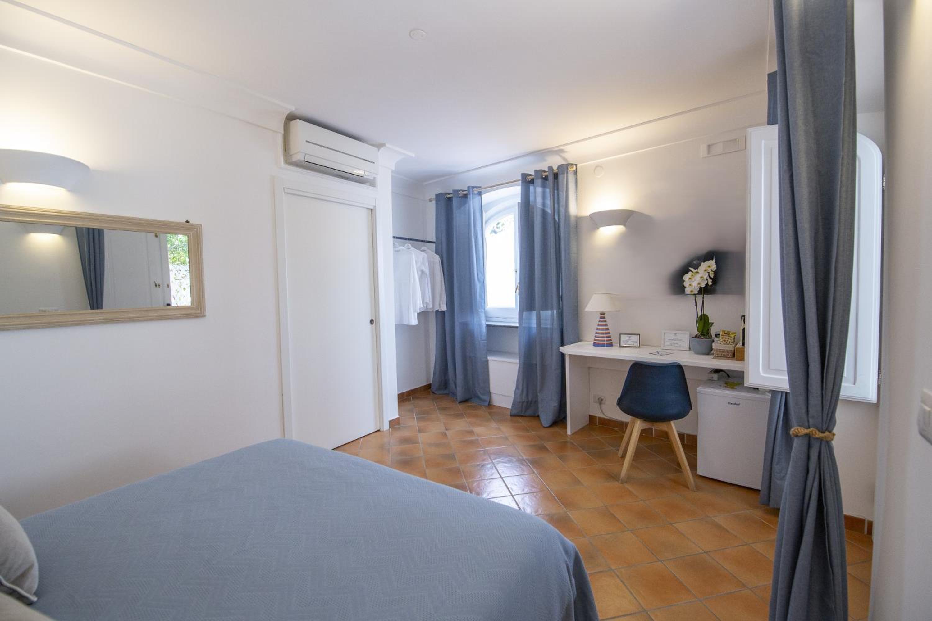 Double Room - Photo 9