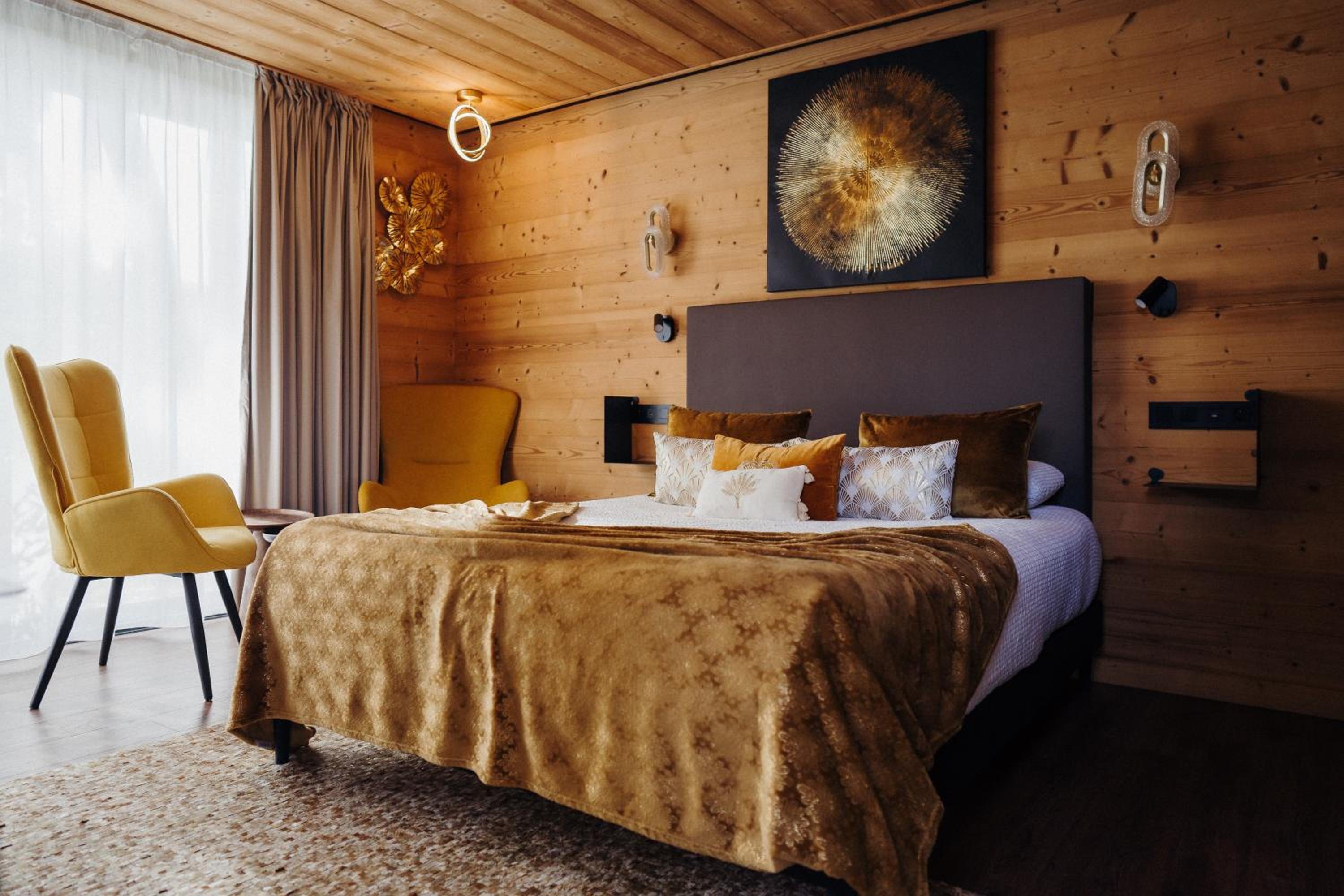 Superior Lodge - Photo 6