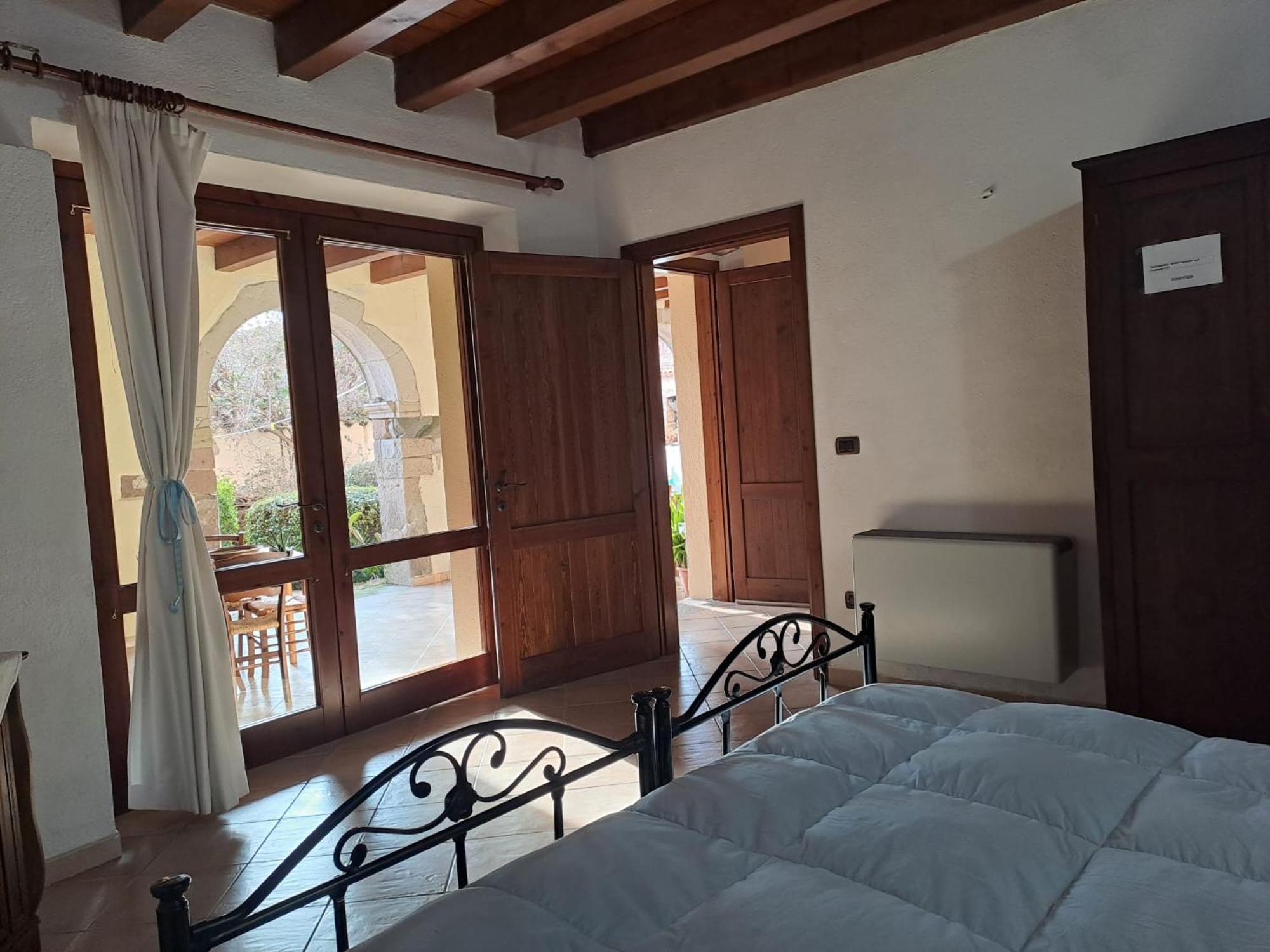 Double Room - Photo 12