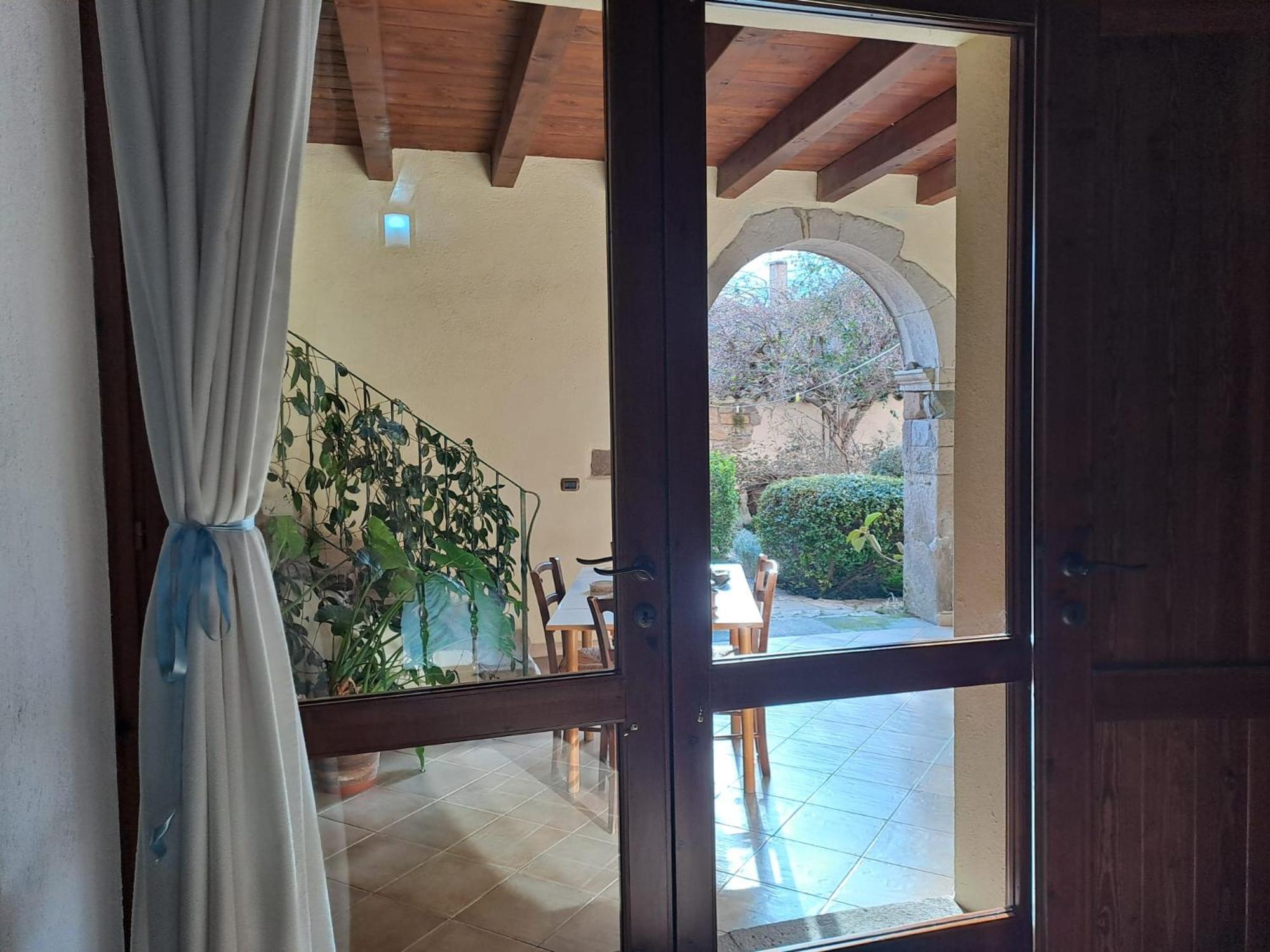 Double Room - Photo 11