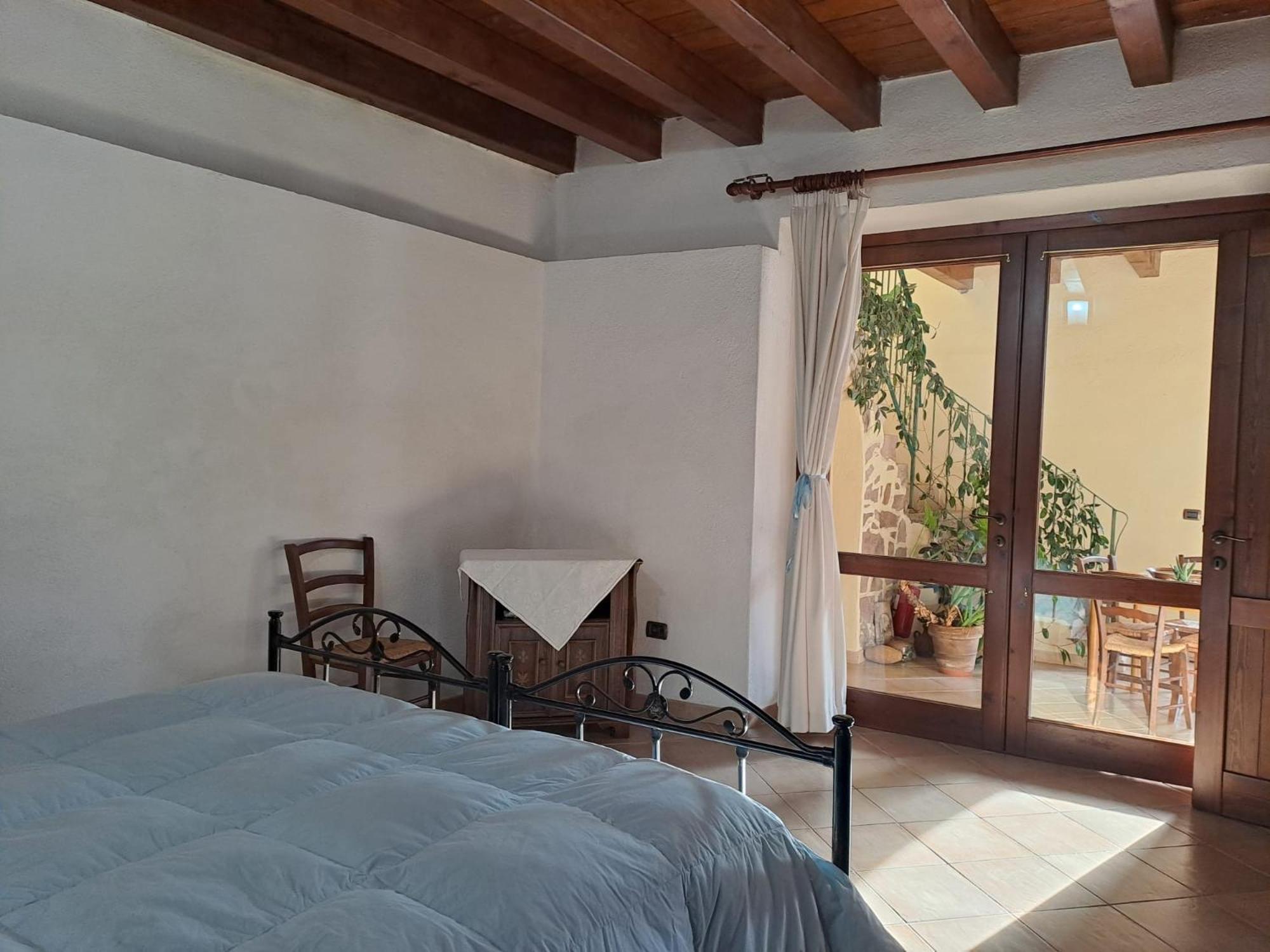 Double Room - Photo 10