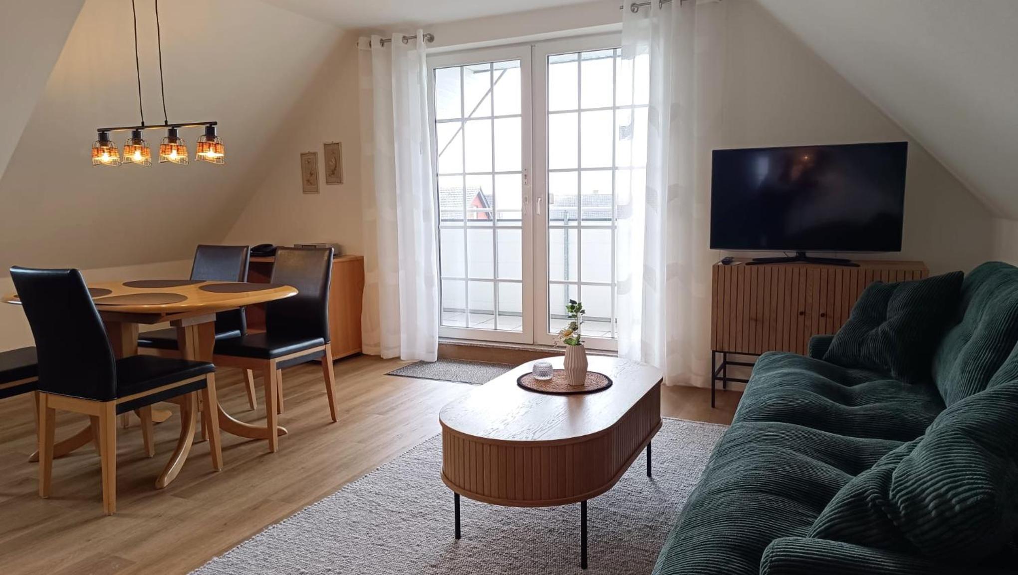 Two-Bedroom Apartment with Balcony photo 3