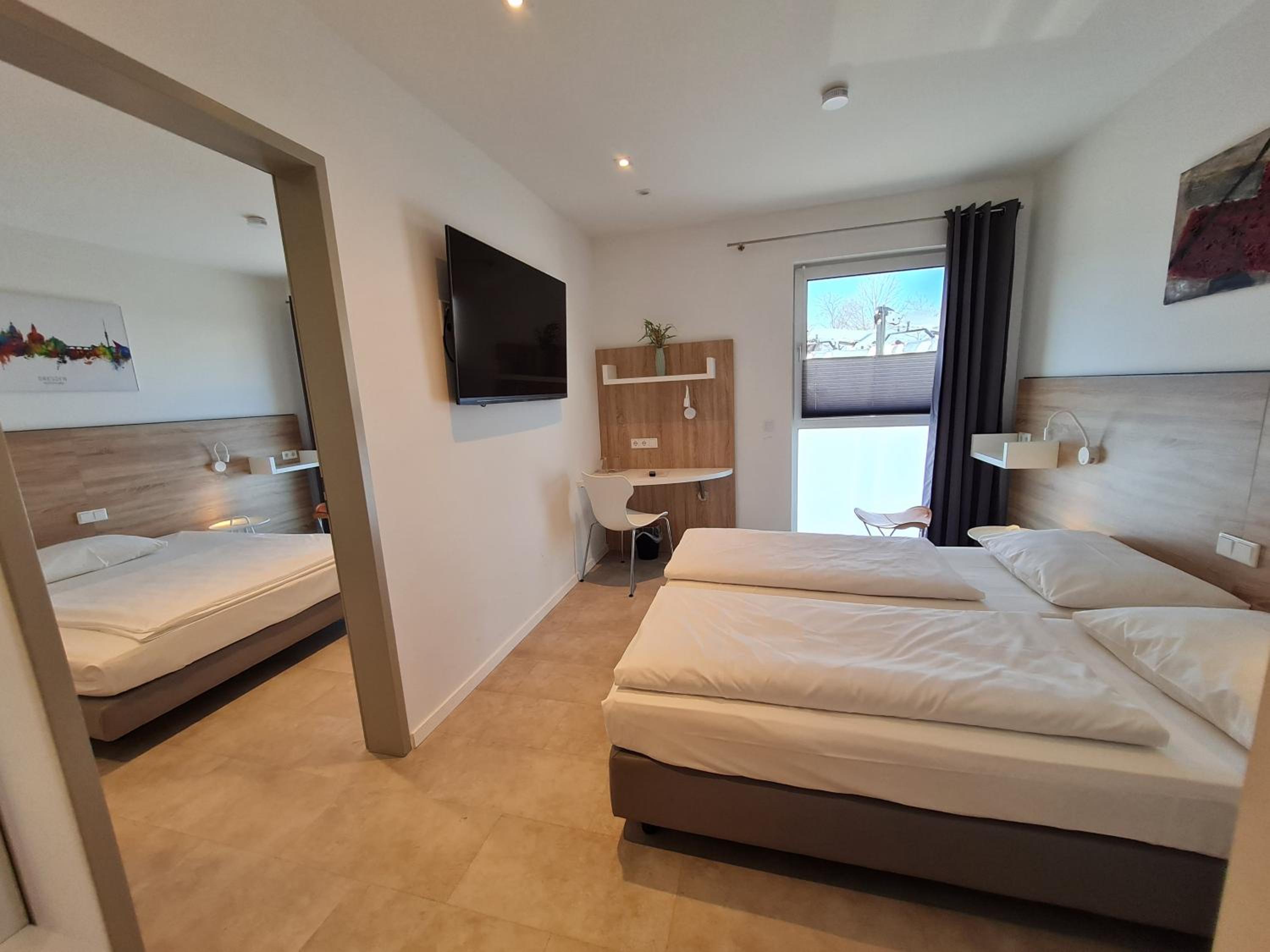 2 Double Rooms with Interconnecting Door photo 3