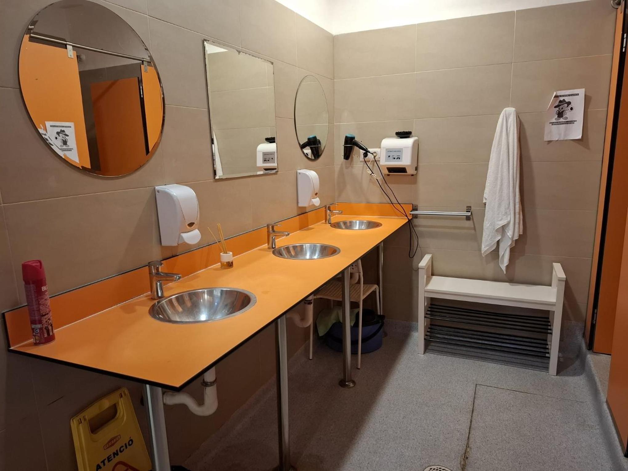 Single Bed in Female Dormitory Room photo 2