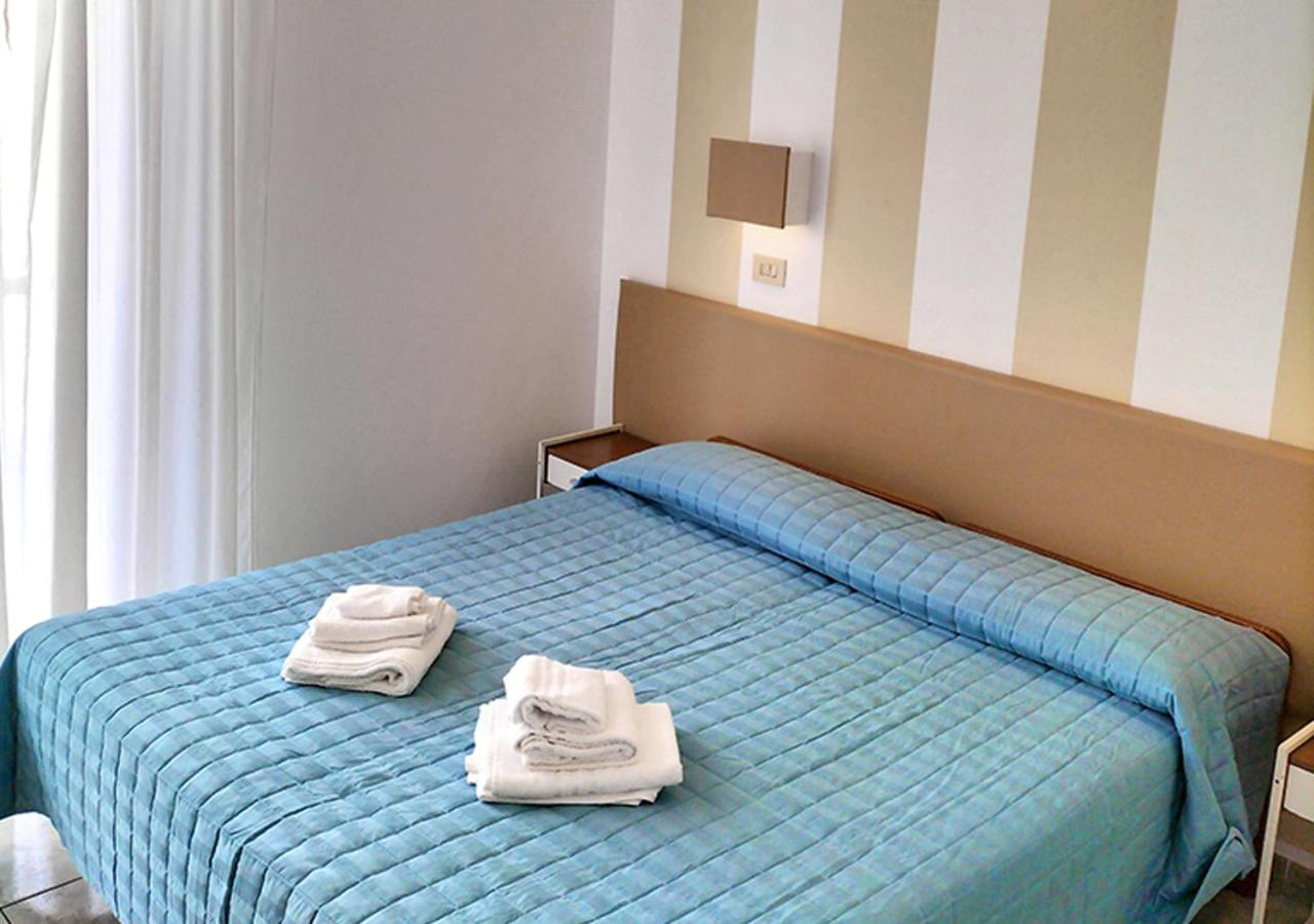 Double Room with Balcony and Sea View photo 3