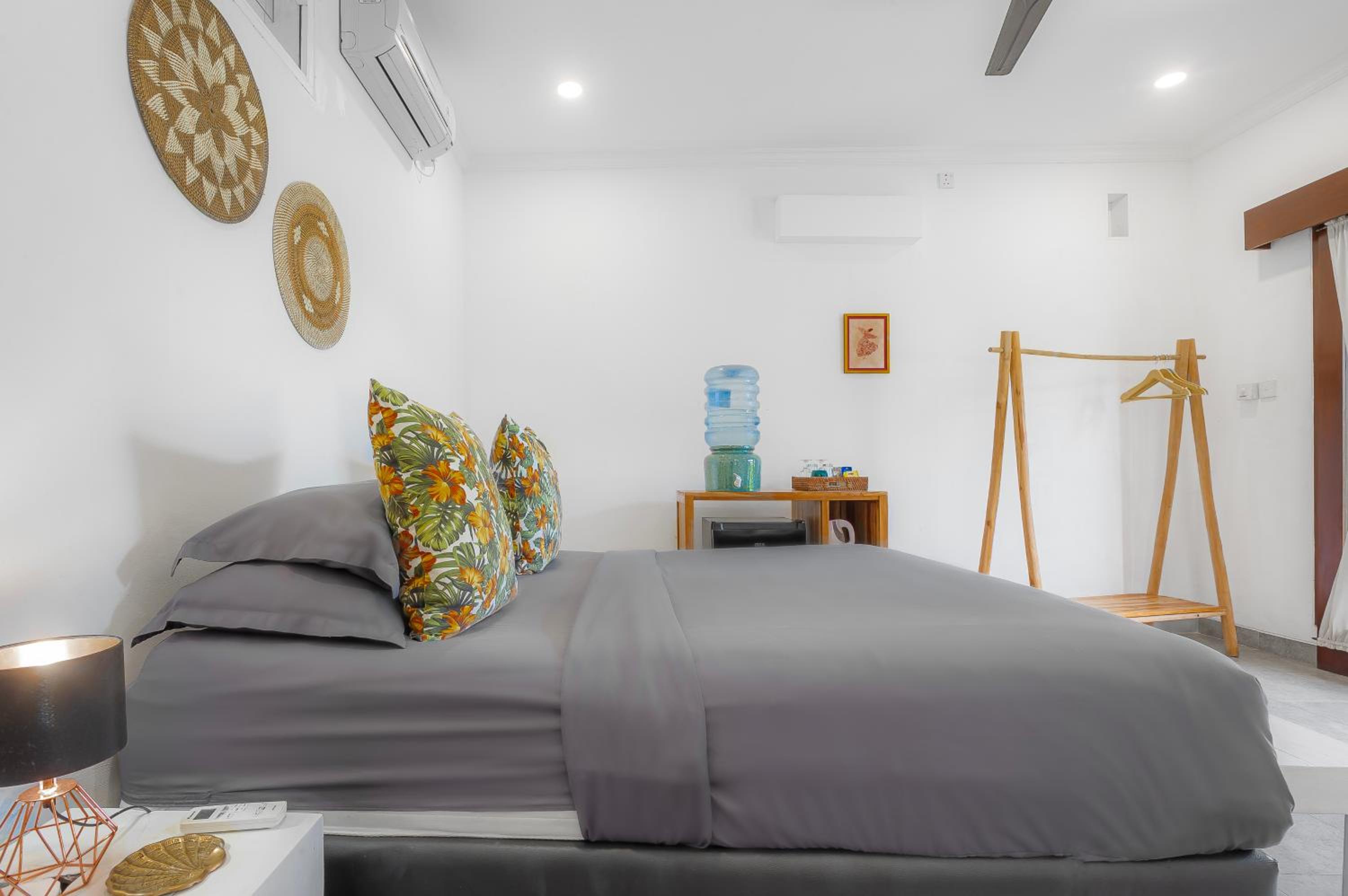 Standard King Room photo 3