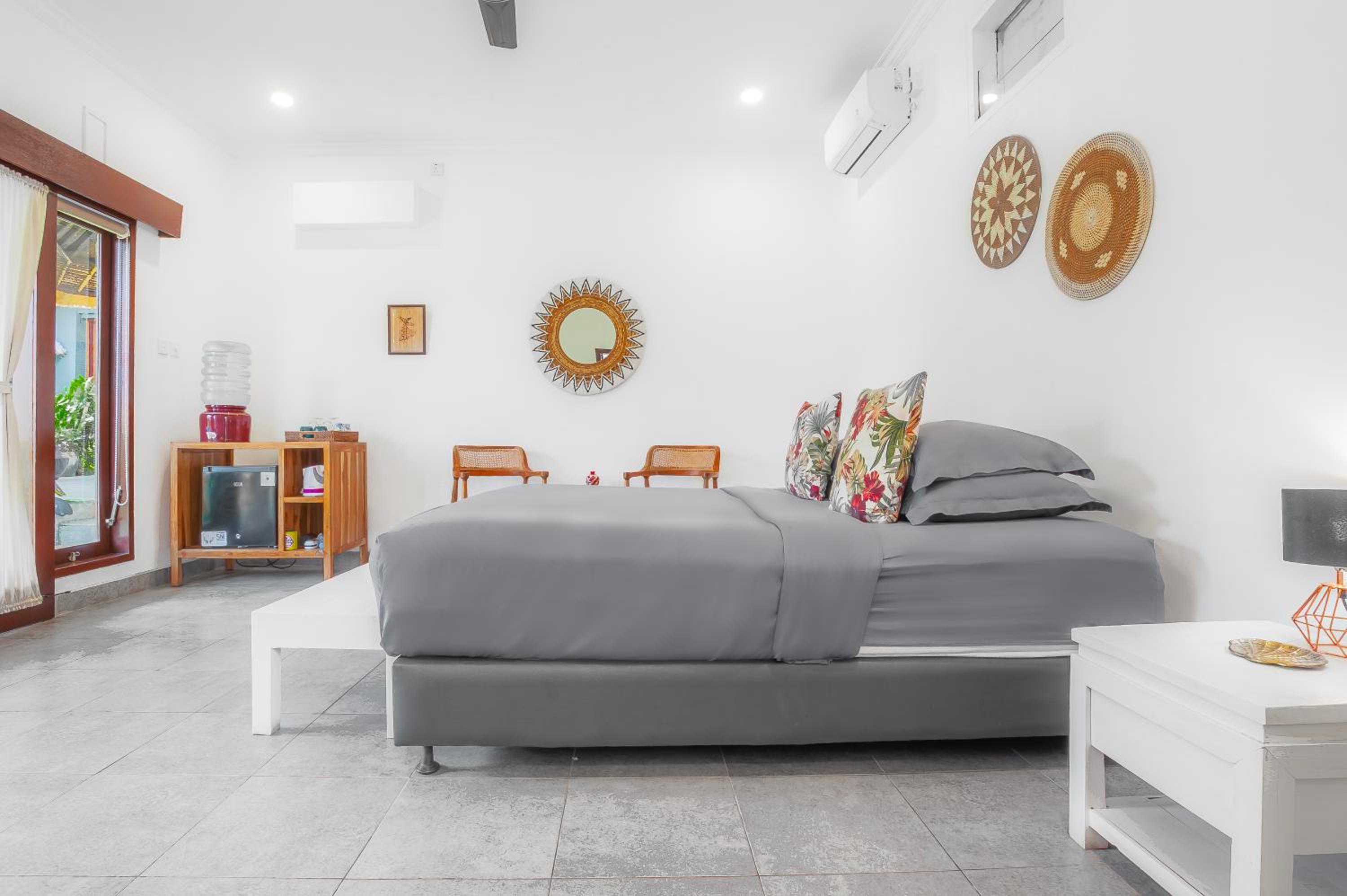 Standard King Room photo 2