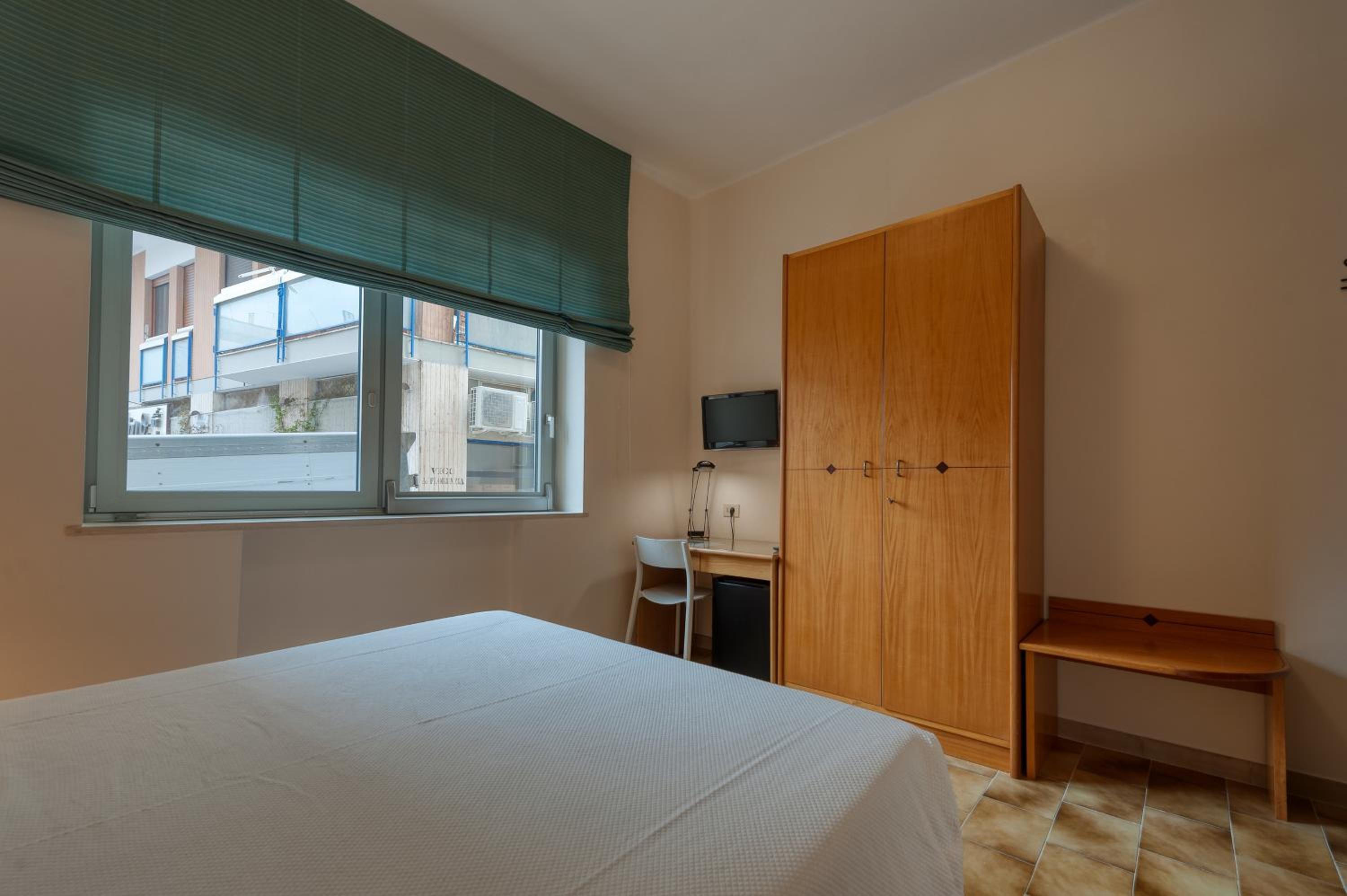Double or Twin Room - Photo 3