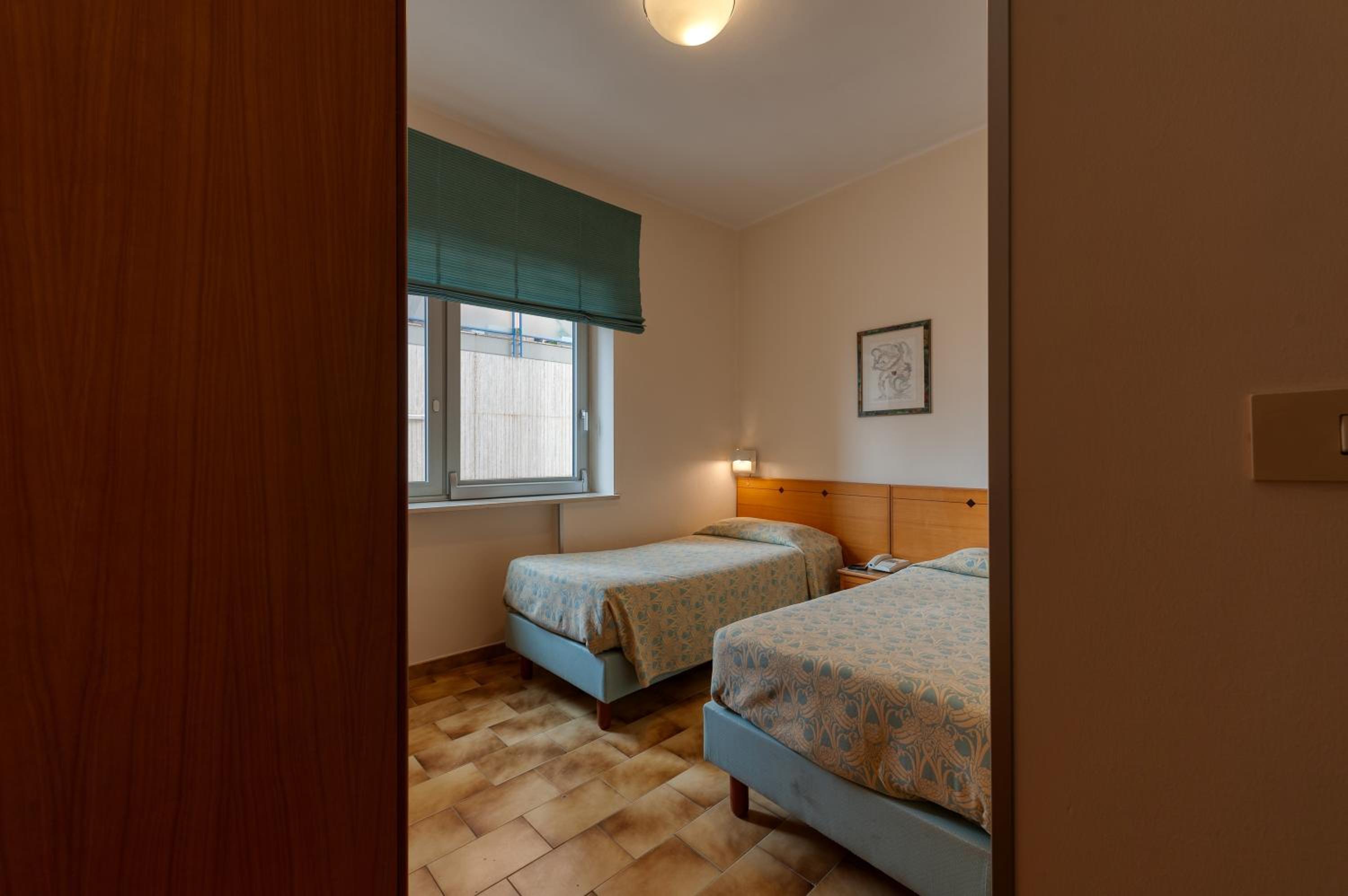 Double or Twin Room - Photo 11