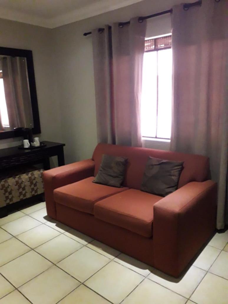 Standard Double Room - Photo 3
