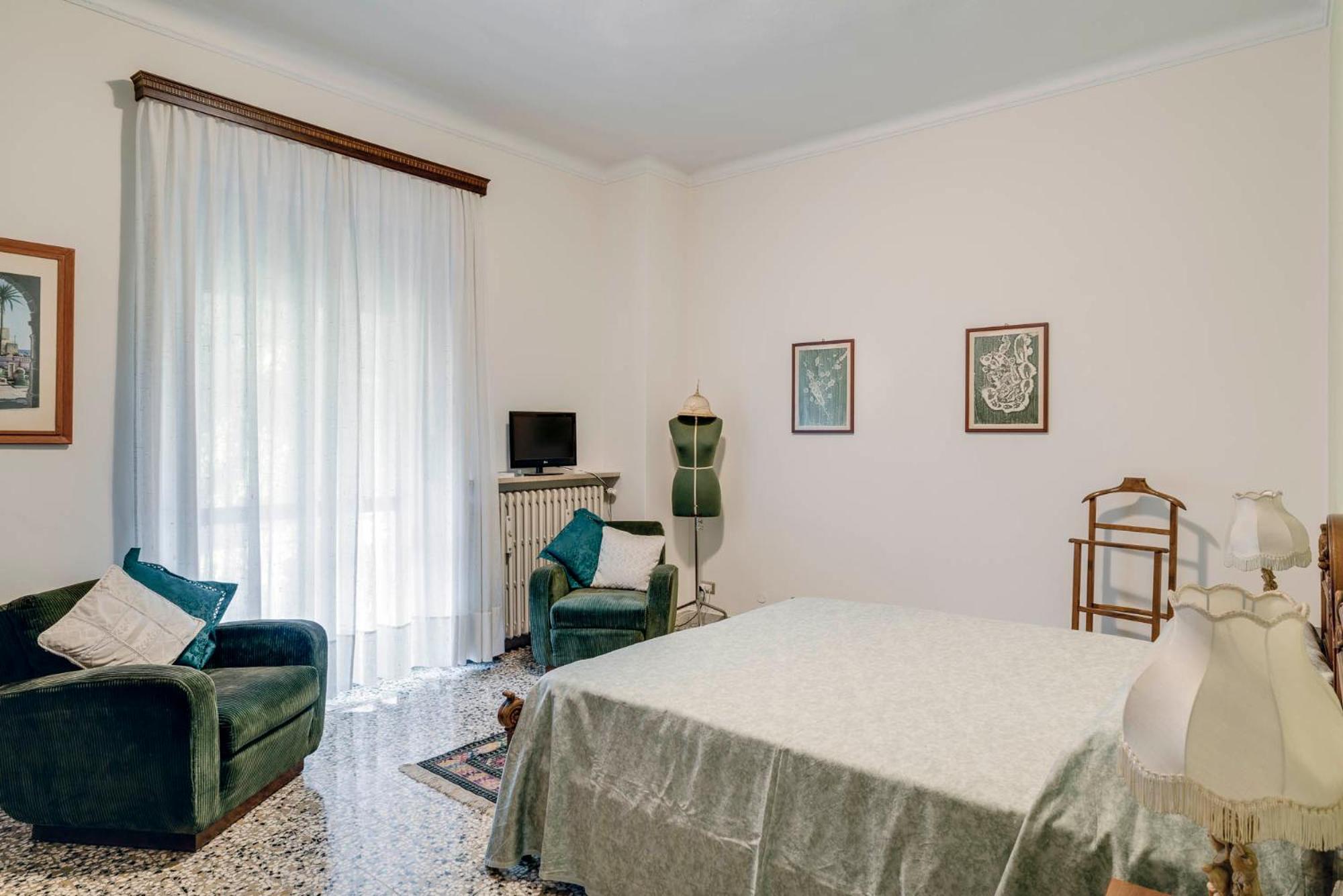 Two-Bedroom Apartment with Terrace photo 2