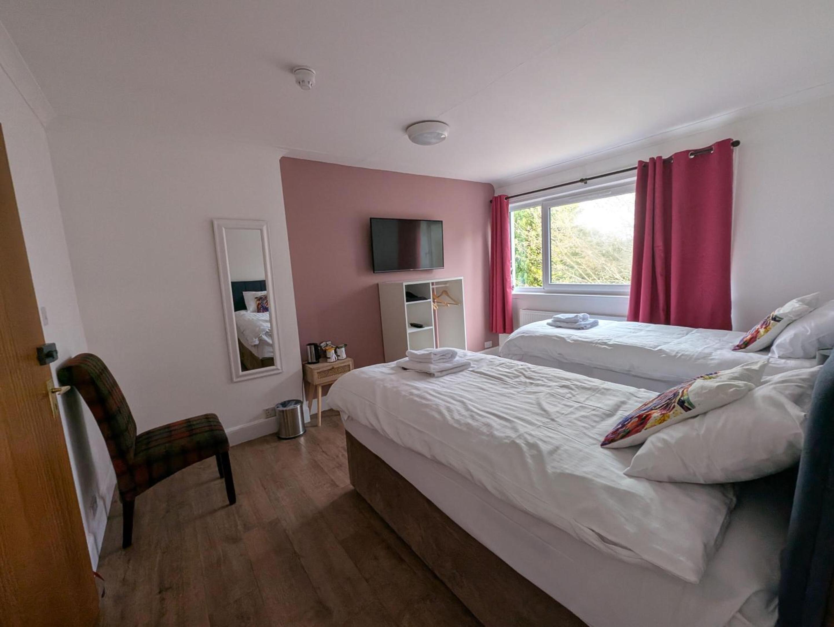 Standard Twin Room photo 2