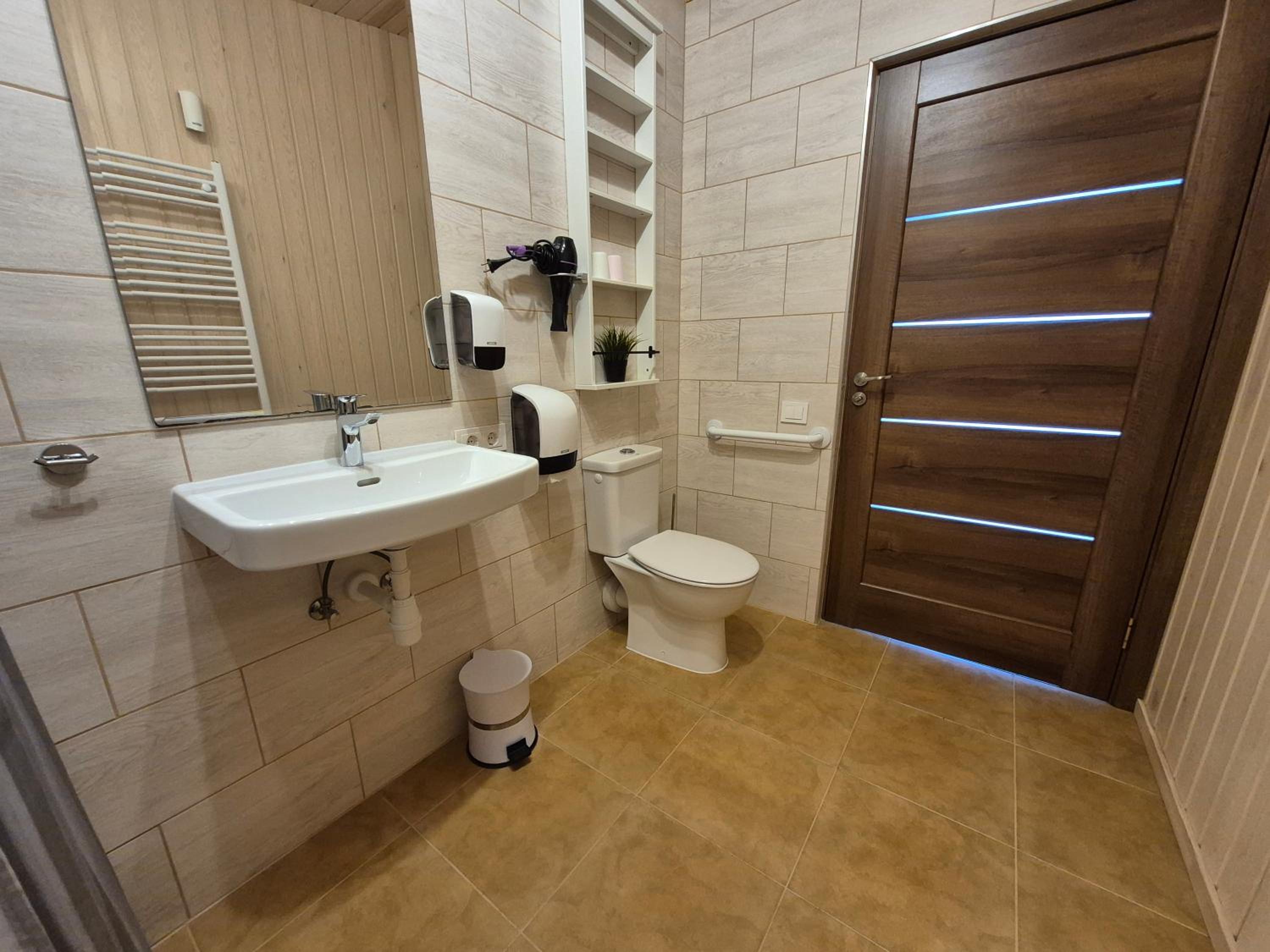 Apartment - Disability Access - Photo 1