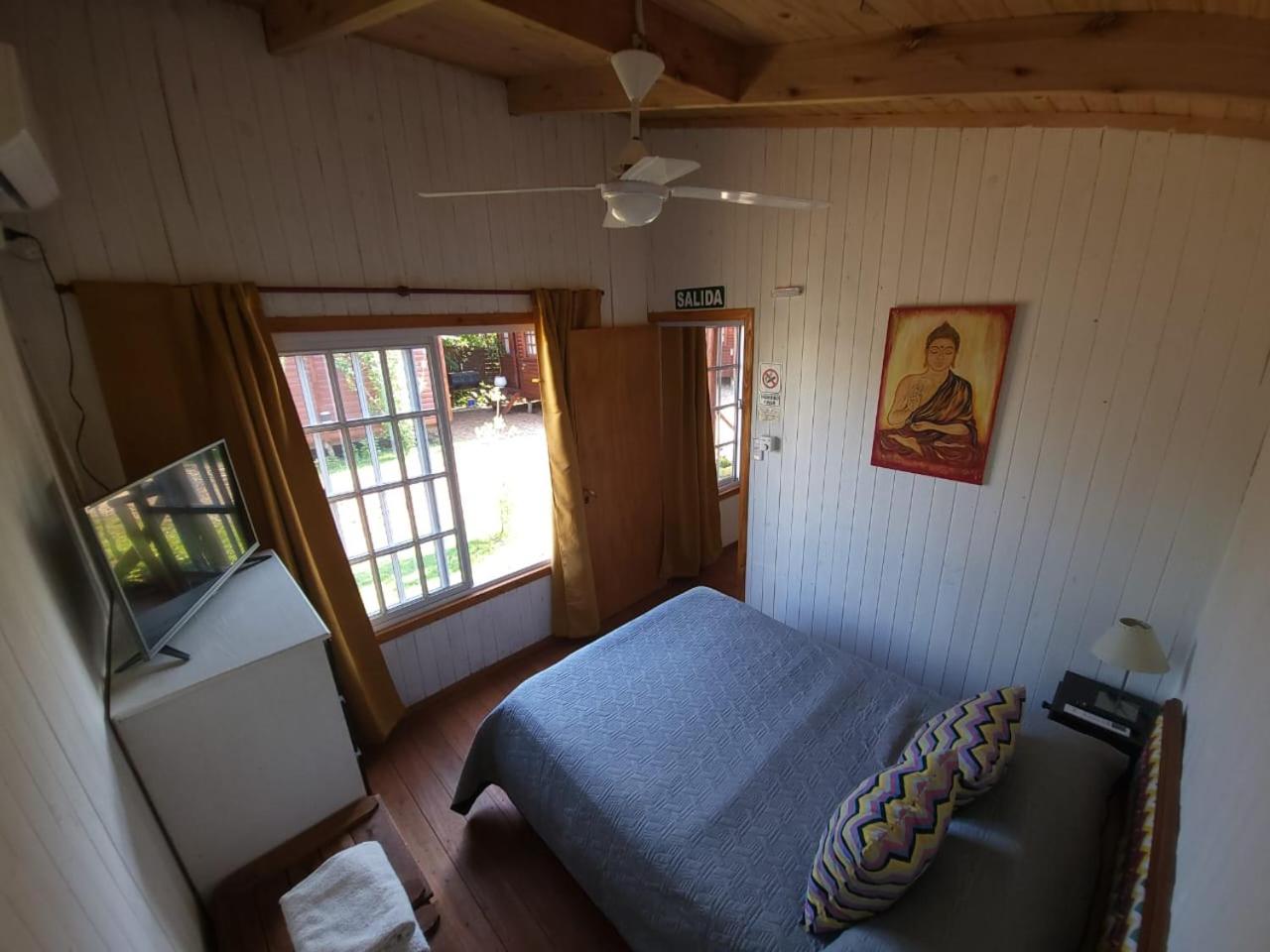 One-Bedroom House photo 2