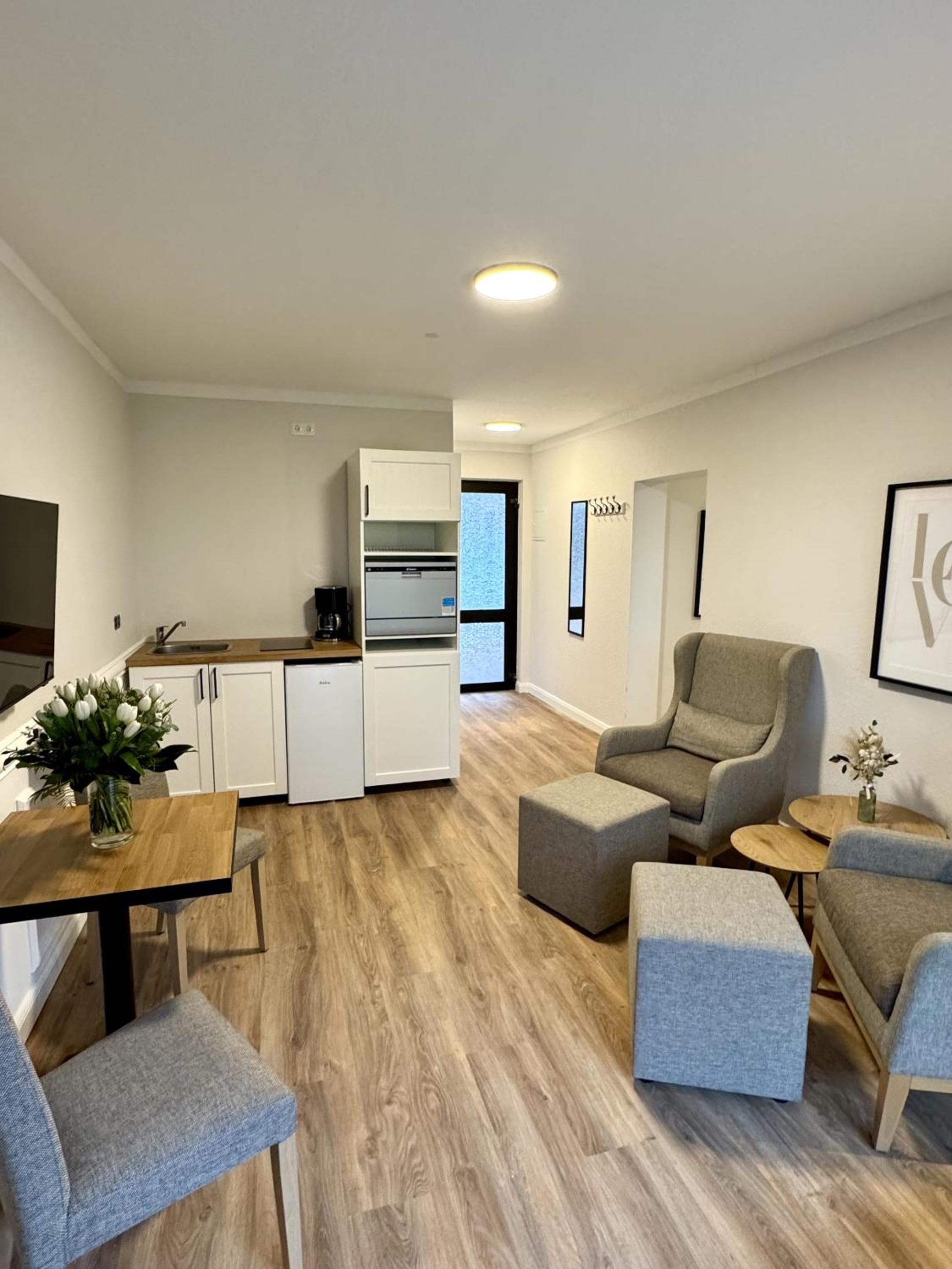 One-Bedroom Apartment with Garden View photo 2