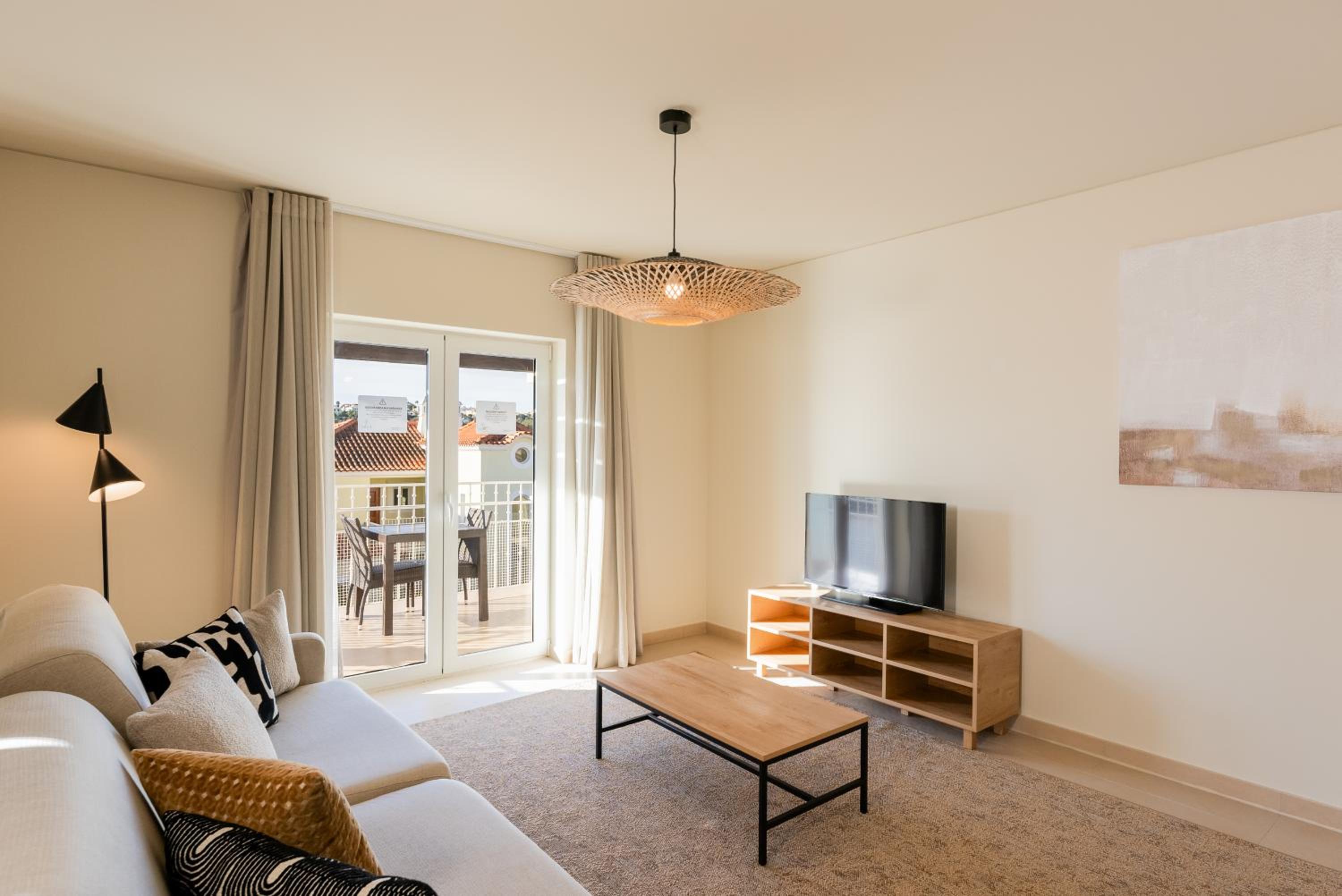 One-Bedroom Deluxe Apartment photo 3