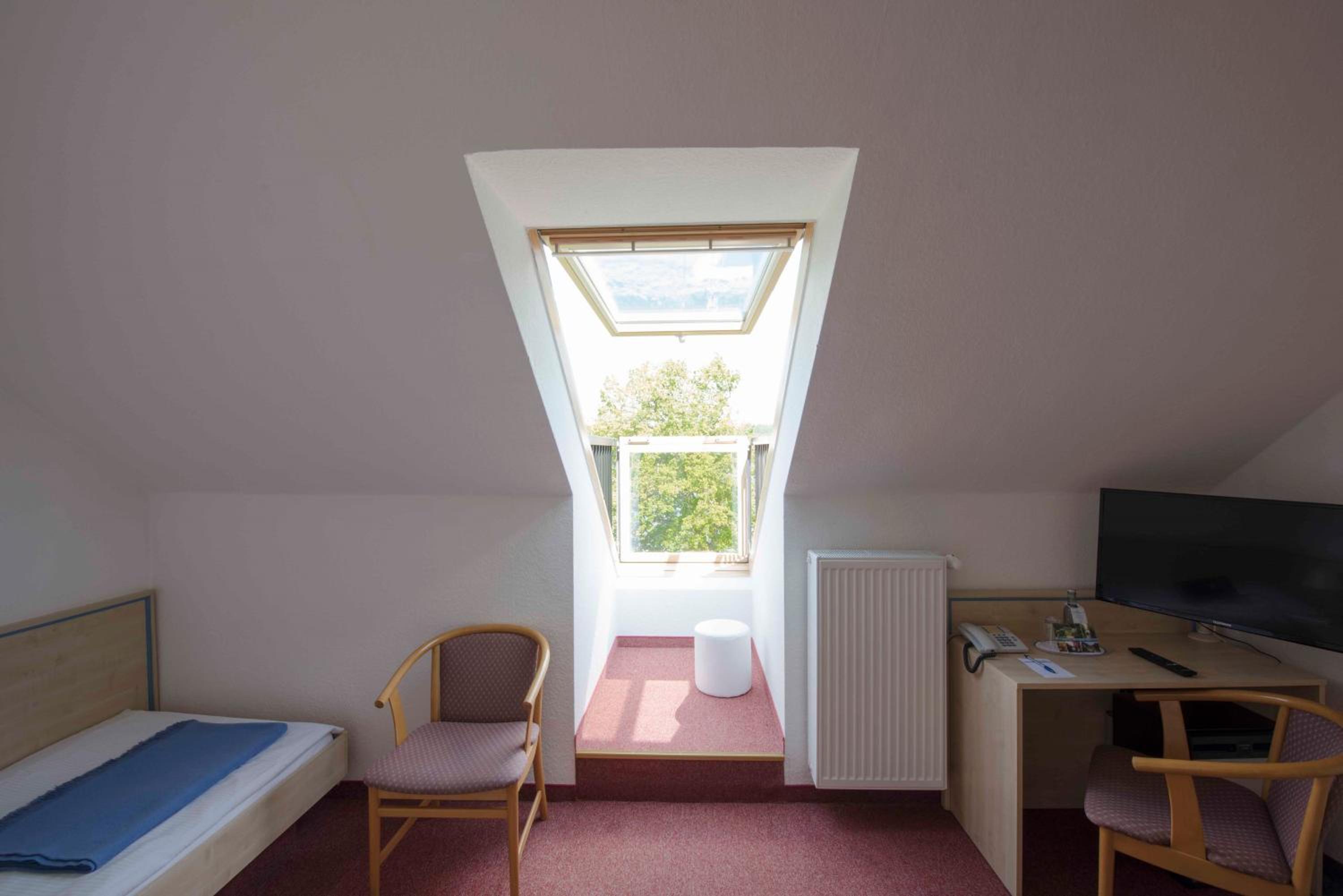 Single Room with Lake View photo 2
