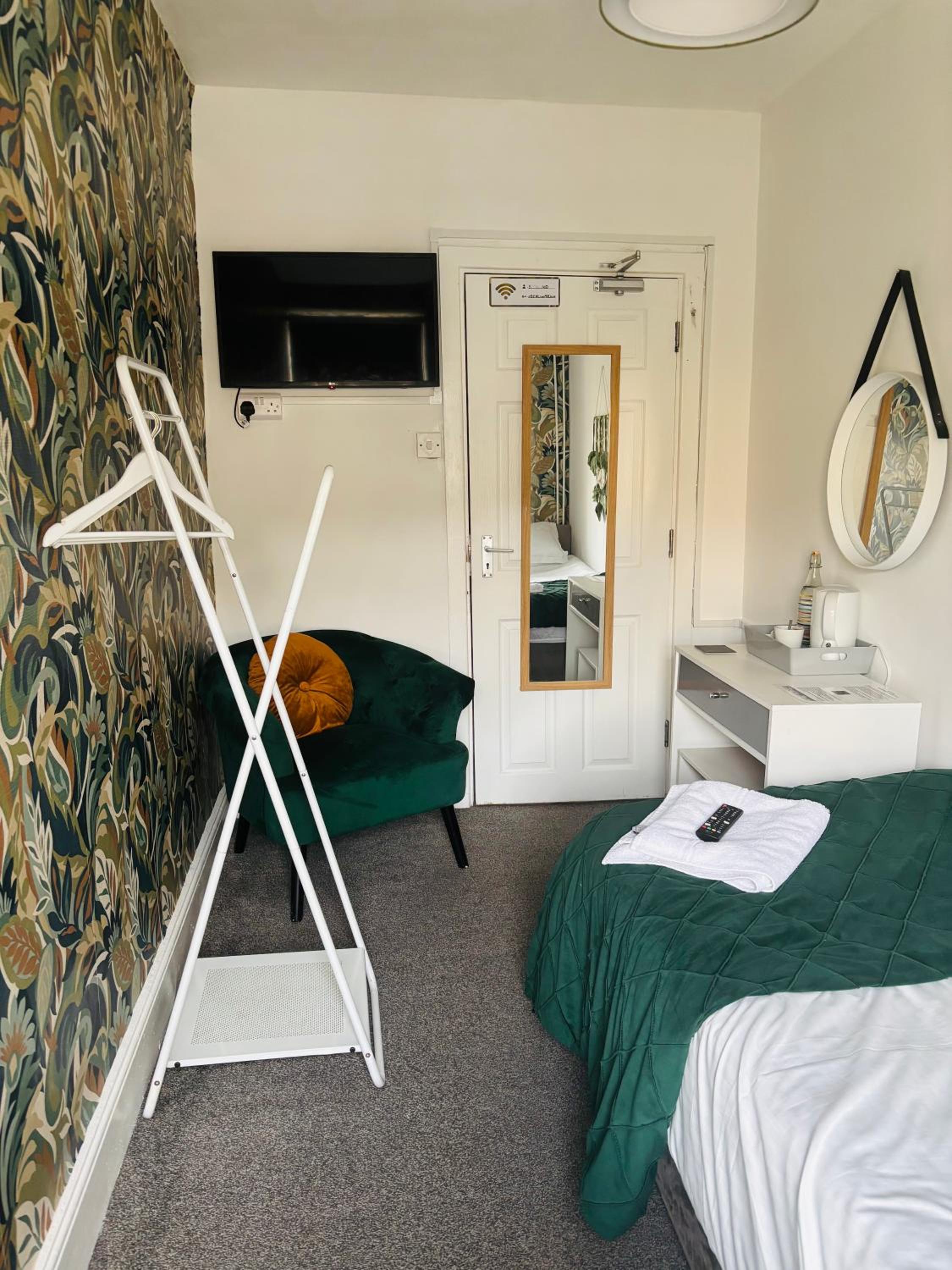 Small Single Room Shared Bathroom photo 1