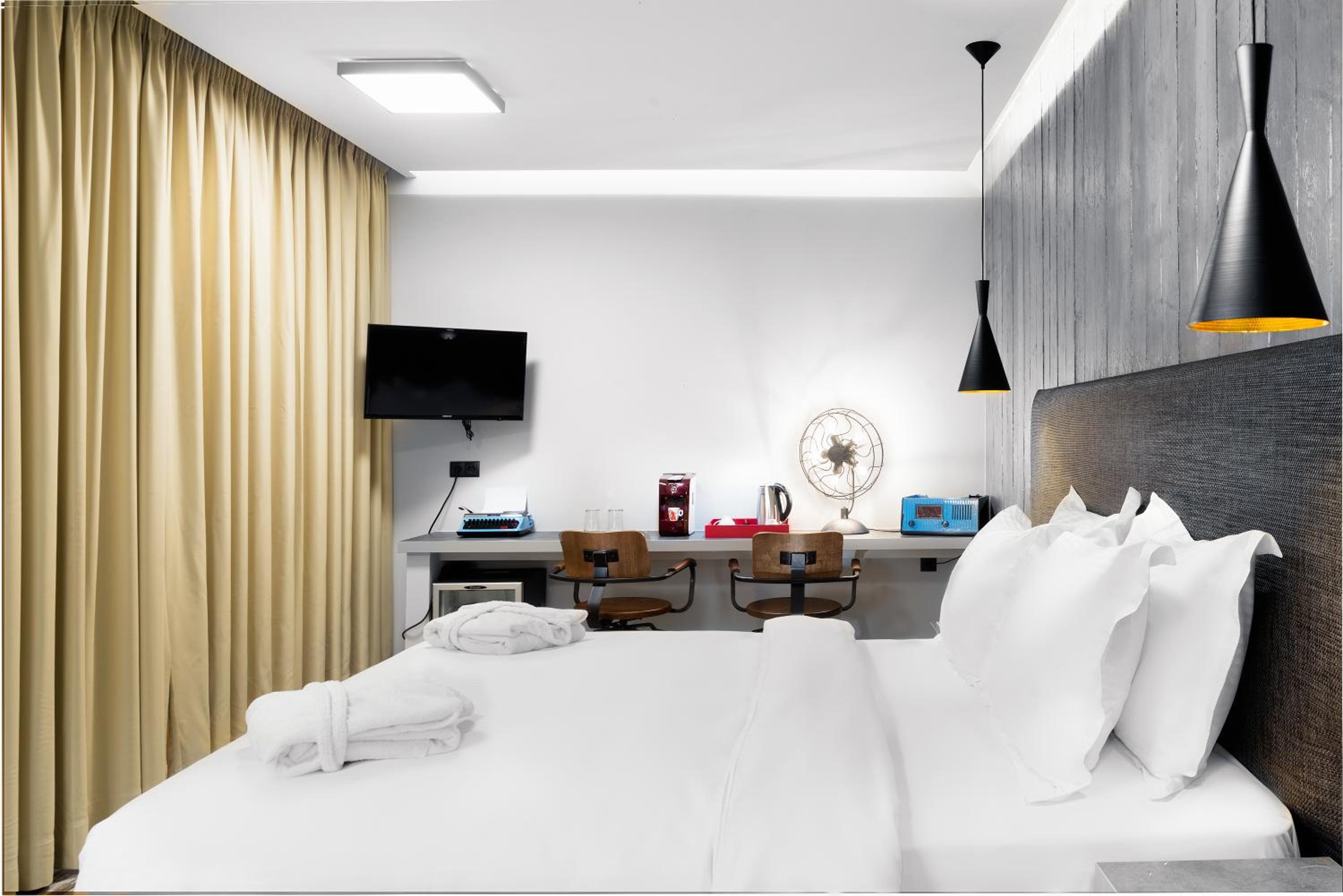 Junior Suite with City View photo 3
