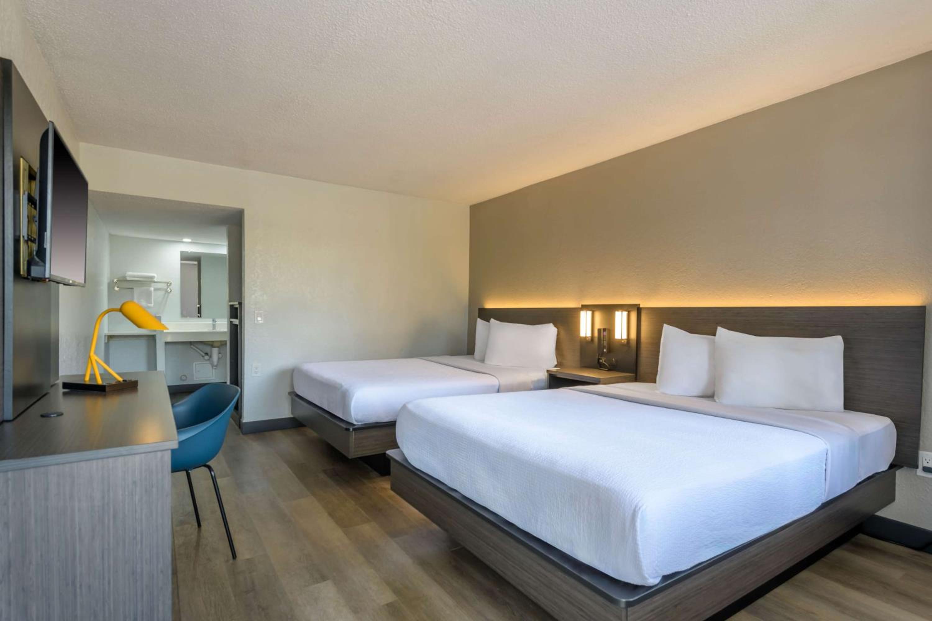 Queen Room with Two Queen Beds - Disability Access - Roll In Shower - Photo 4
