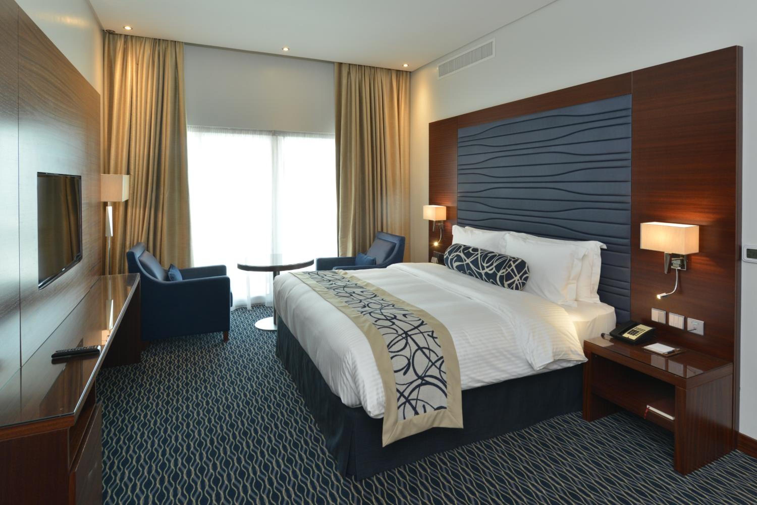 Deluxe King Room - Non-Smoking photo 1